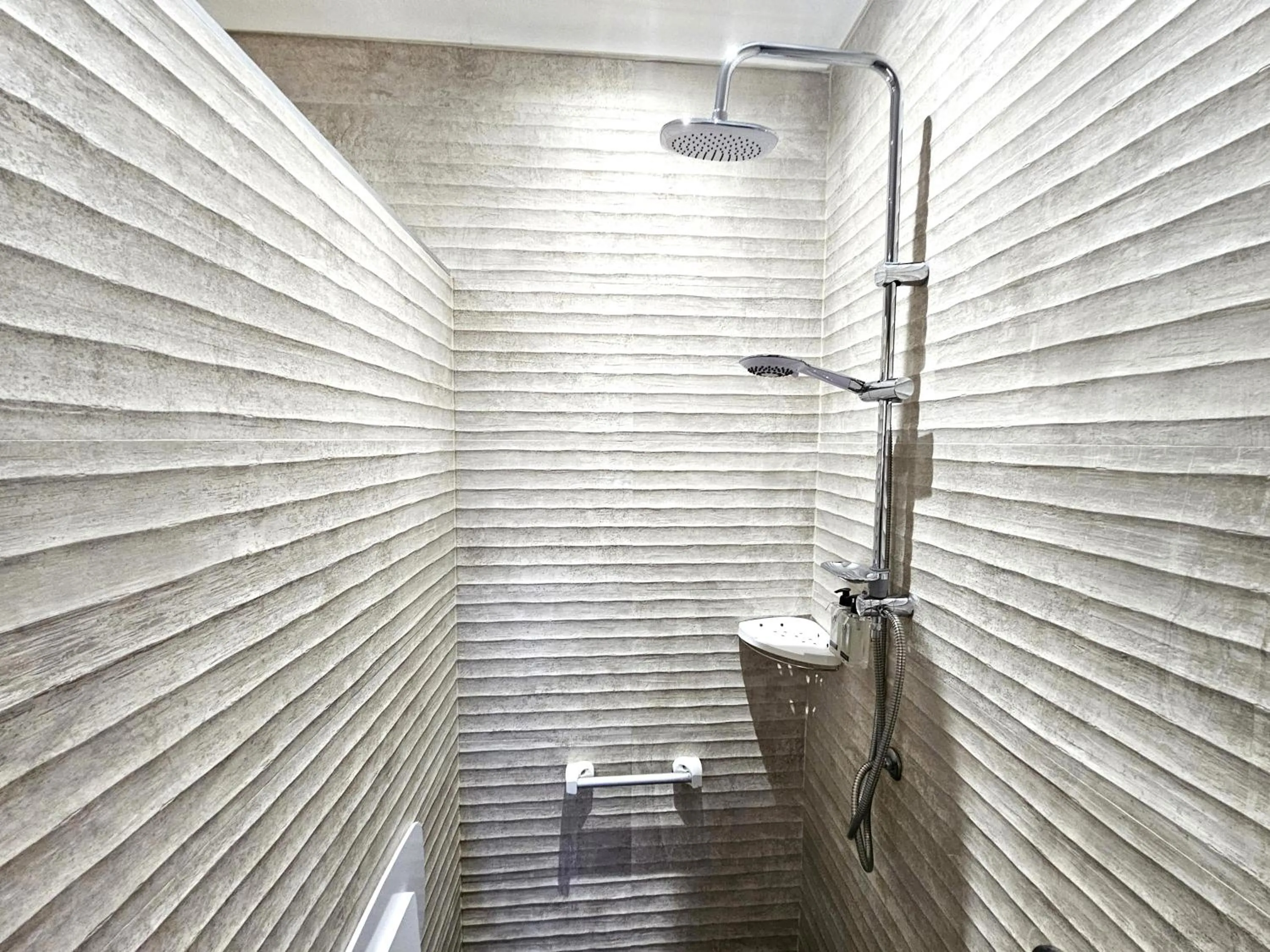 Shower in Leopard Corner Lodge