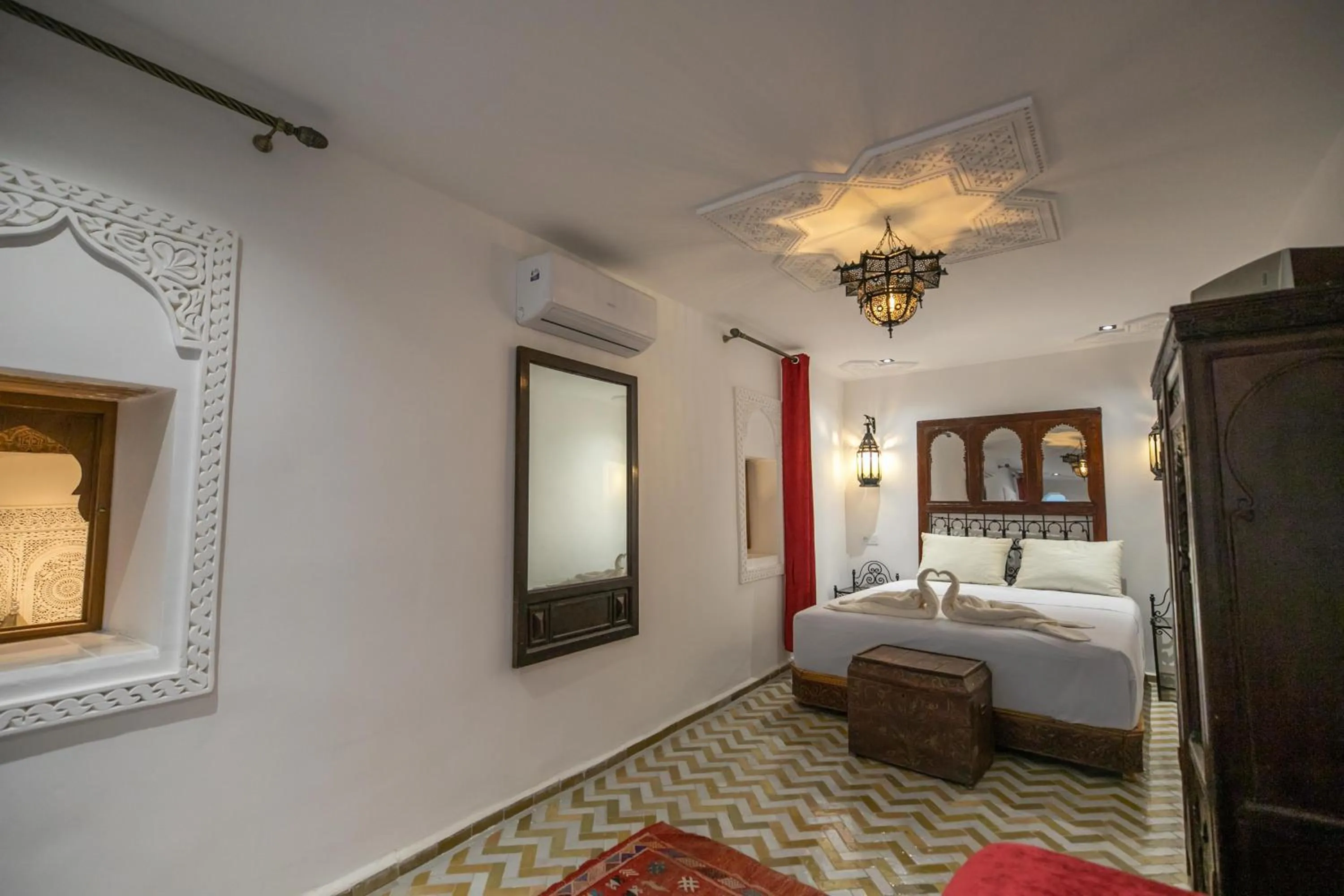 Bed in Dar Usham Fes Luxury Guest House