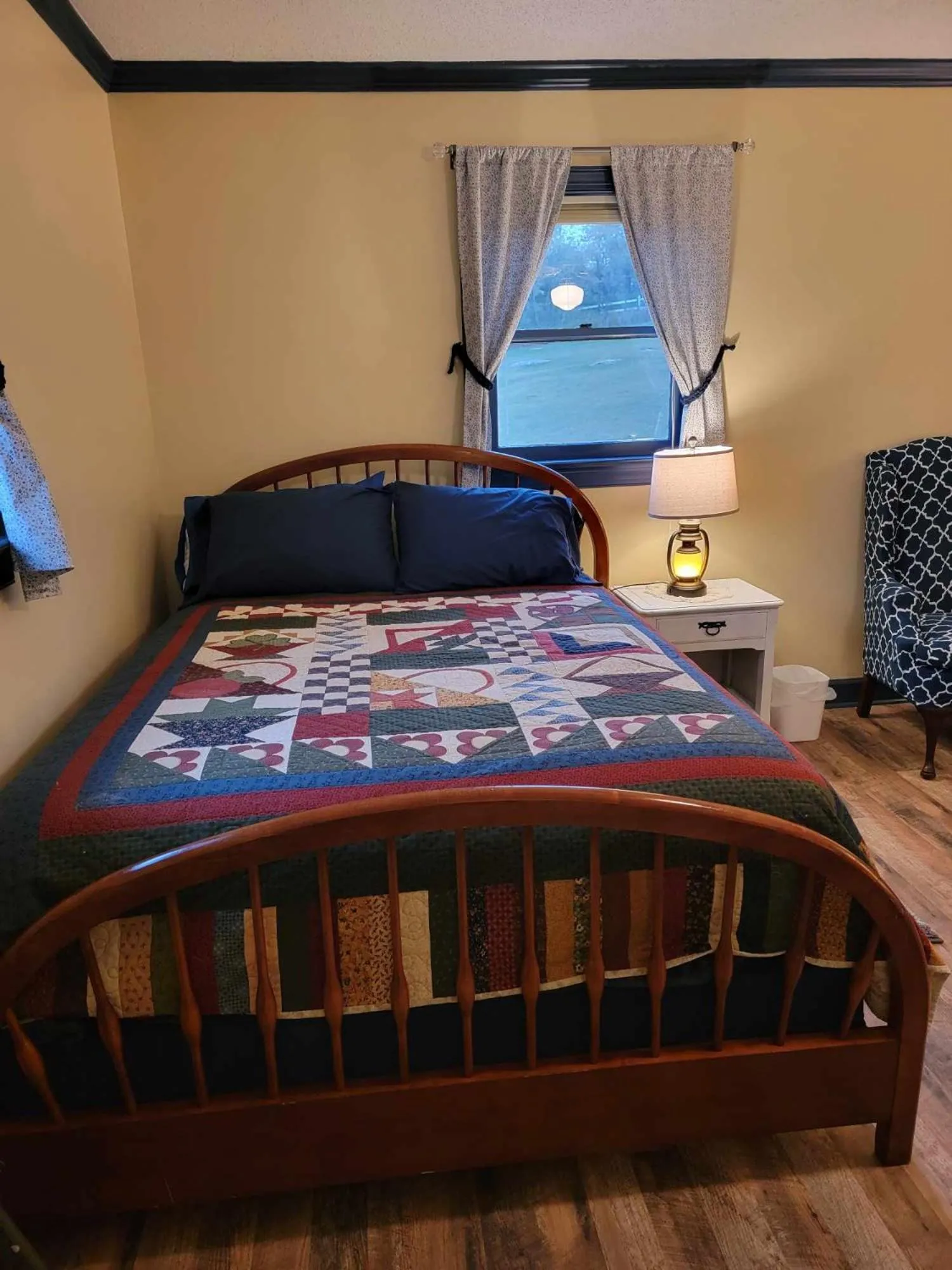 Deluxe Double Room in Moonlight Manor Bed & Breakfast