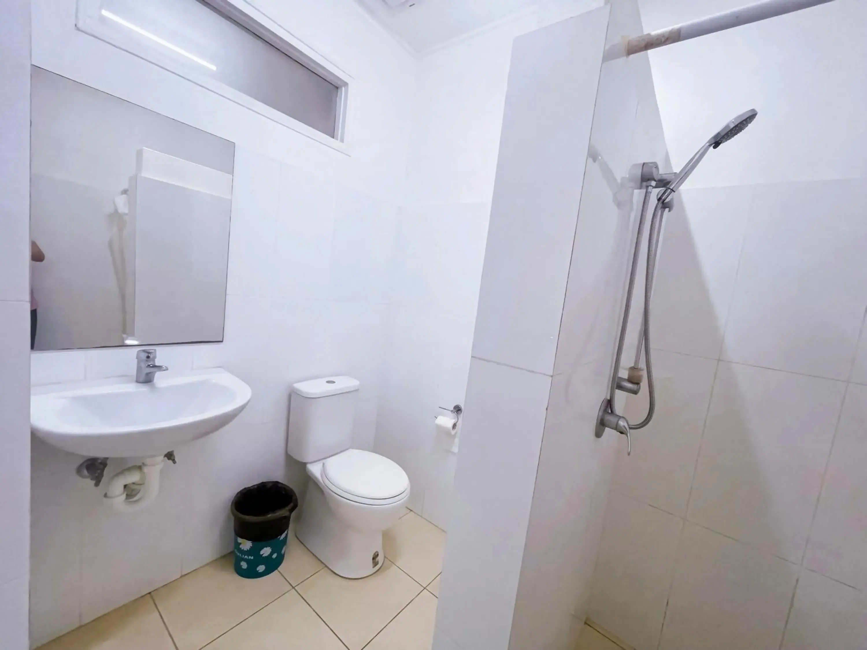 Queen Room in Coconut Palms Resort & Diamond Casino Queen Room in Coconut Palms Resort & Diamond Casino