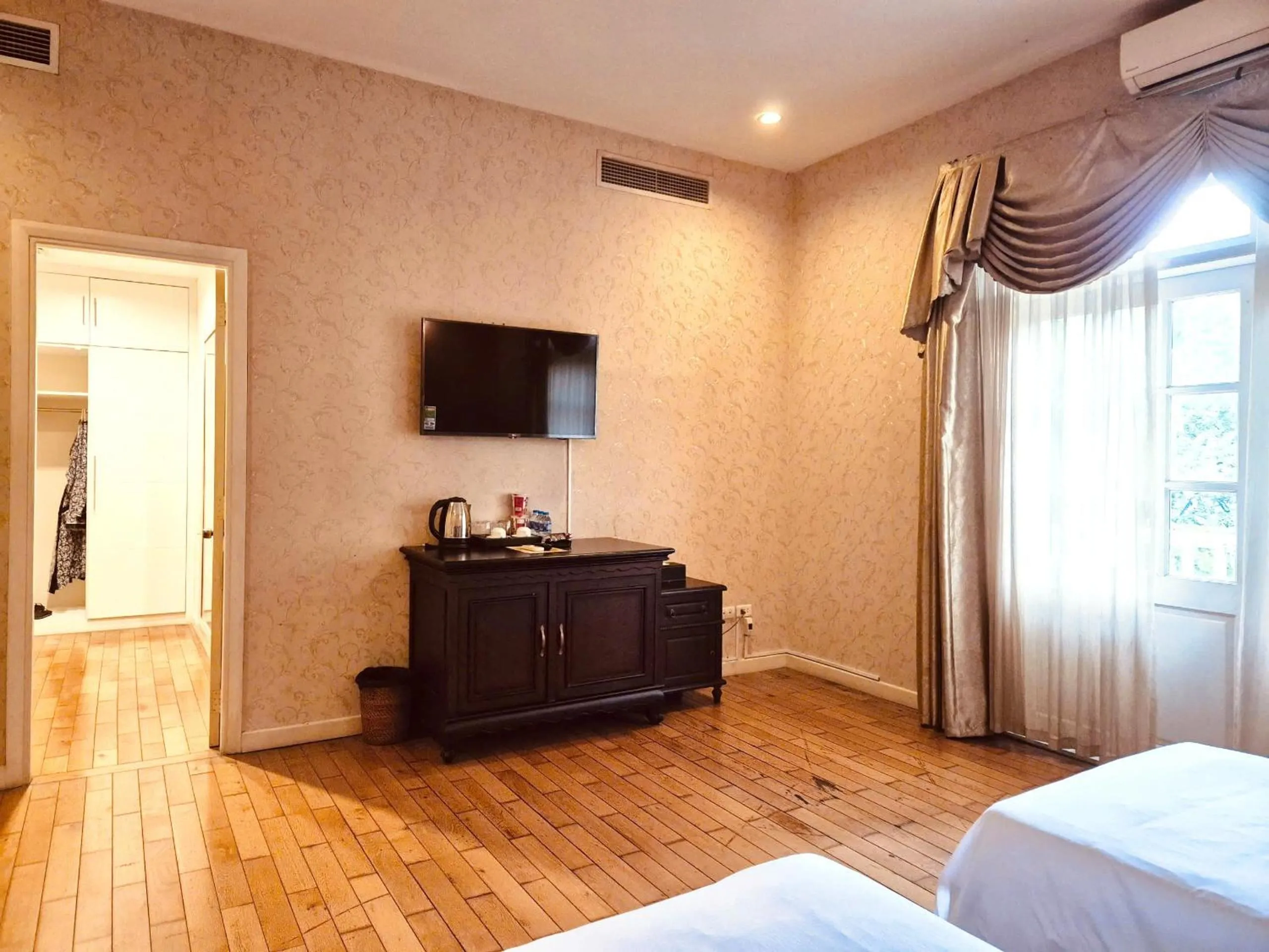 Bedroom, Bed in Hidden Mansions Saigon Resort