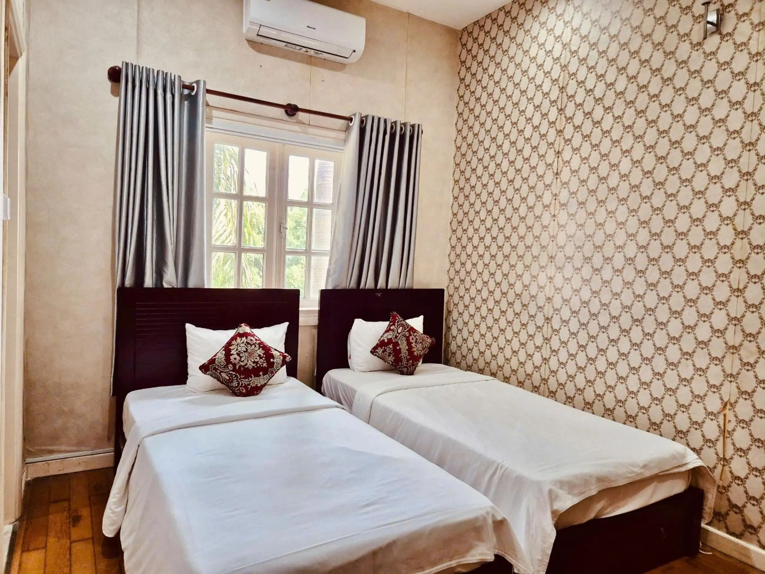 Bedroom, Bed in Hidden Mansions Saigon Resort