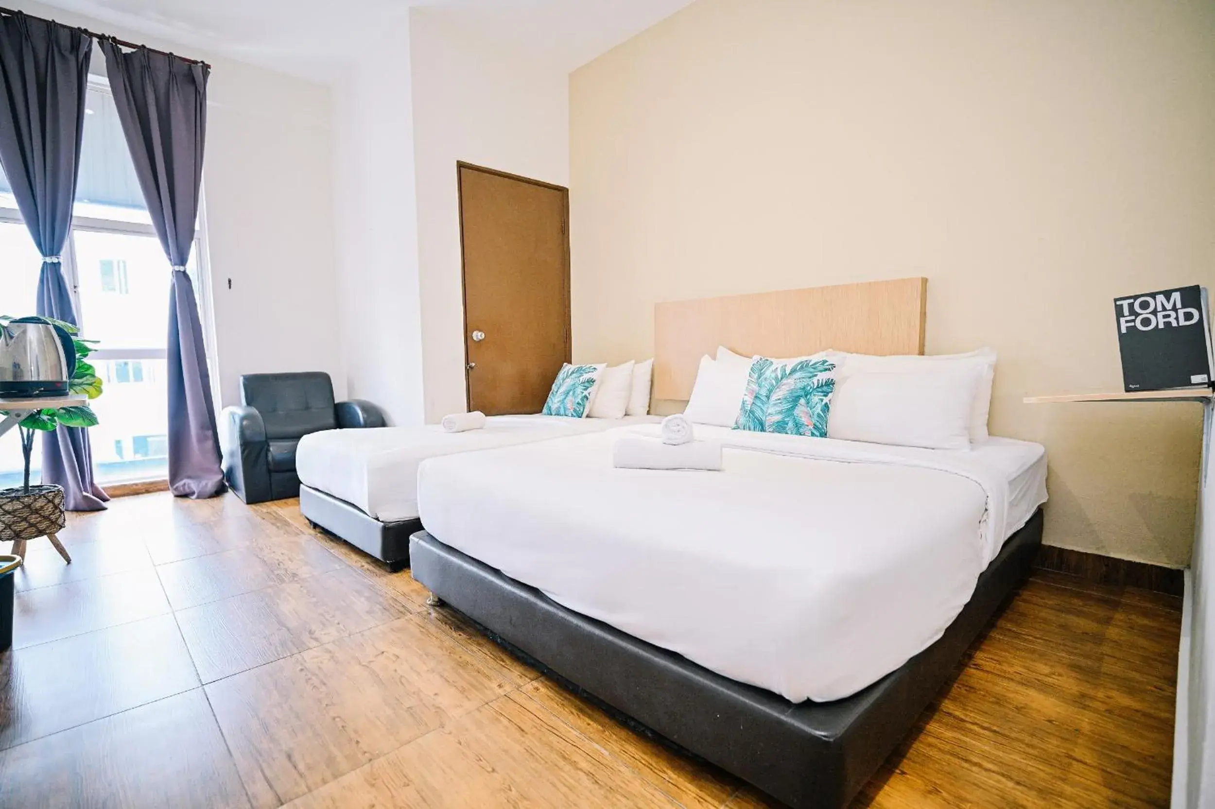 Executive Triple Room in Swing & Pillows - KL Sri Petaling Executive Triple Room in Swing & Pillows - KL Sri Petaling