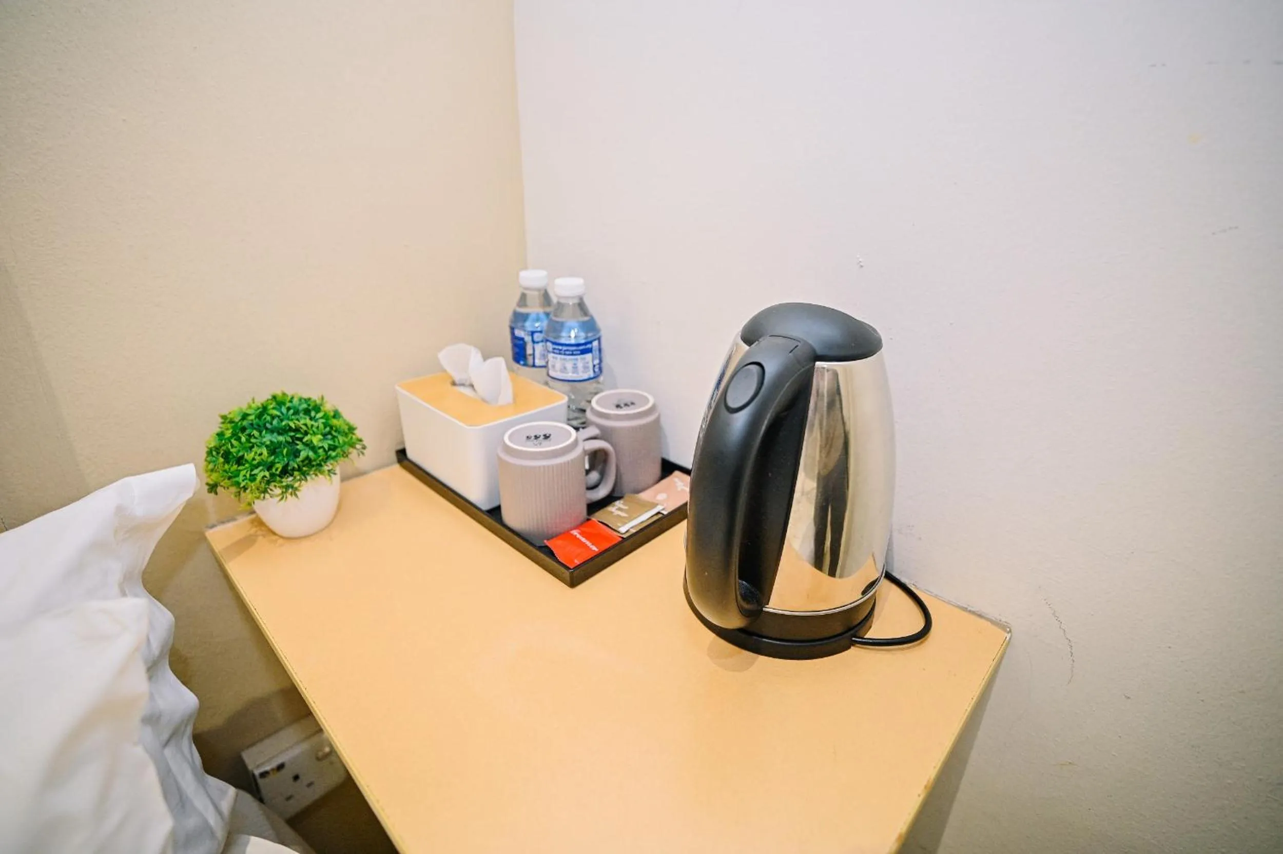 Coffee/tea facilities, Bed in Swing & Pillows - KL Sri Petaling