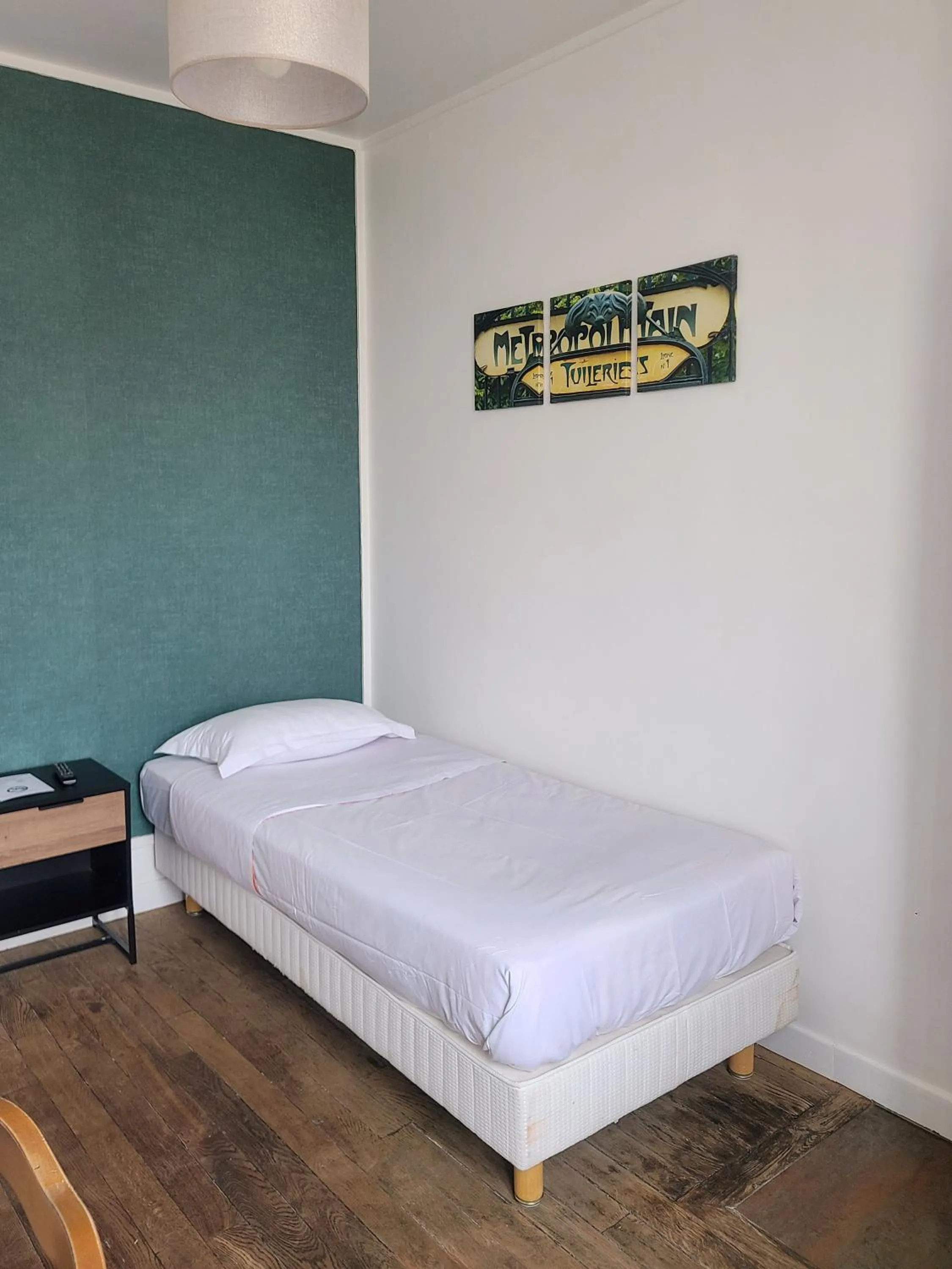 Bed in Hôtel Résidence Champerret