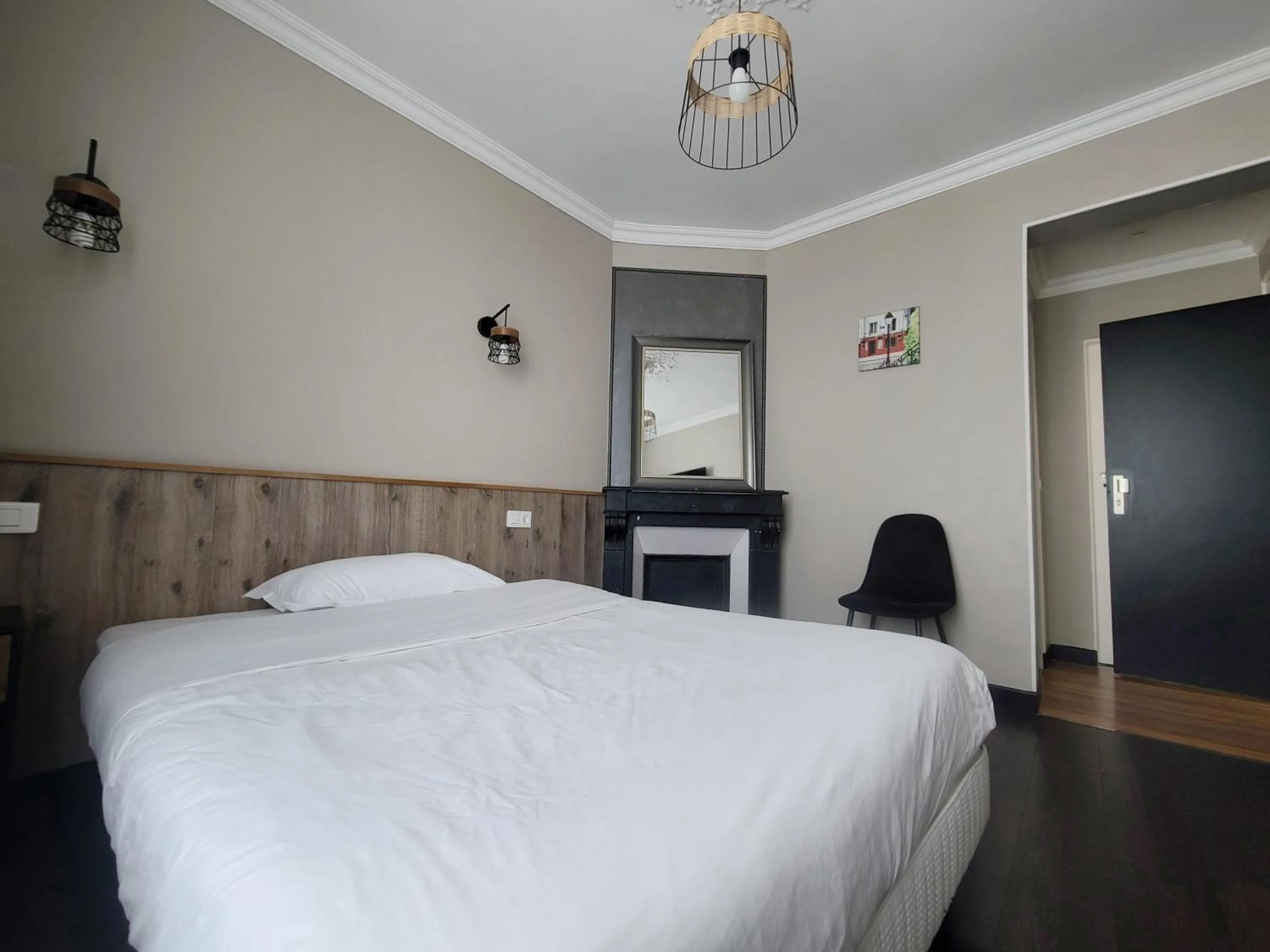 Bed in Hôtel Résidence Champerret