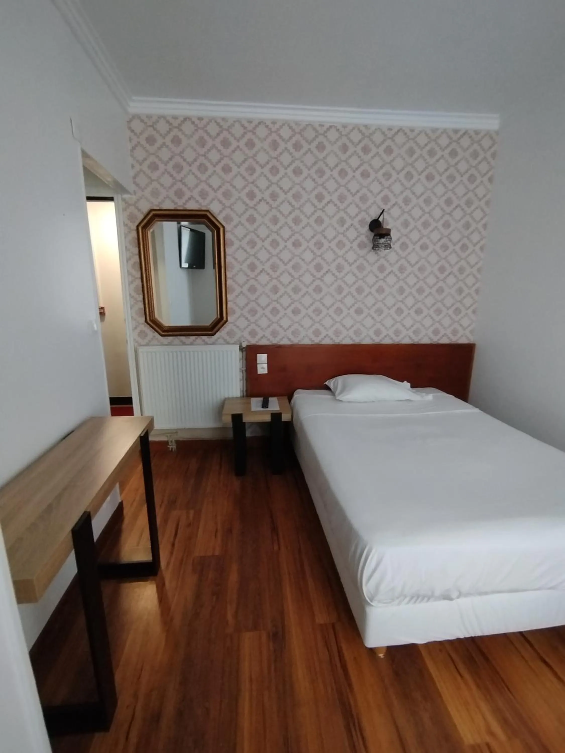 Bed in Hôtel Résidence Champerret