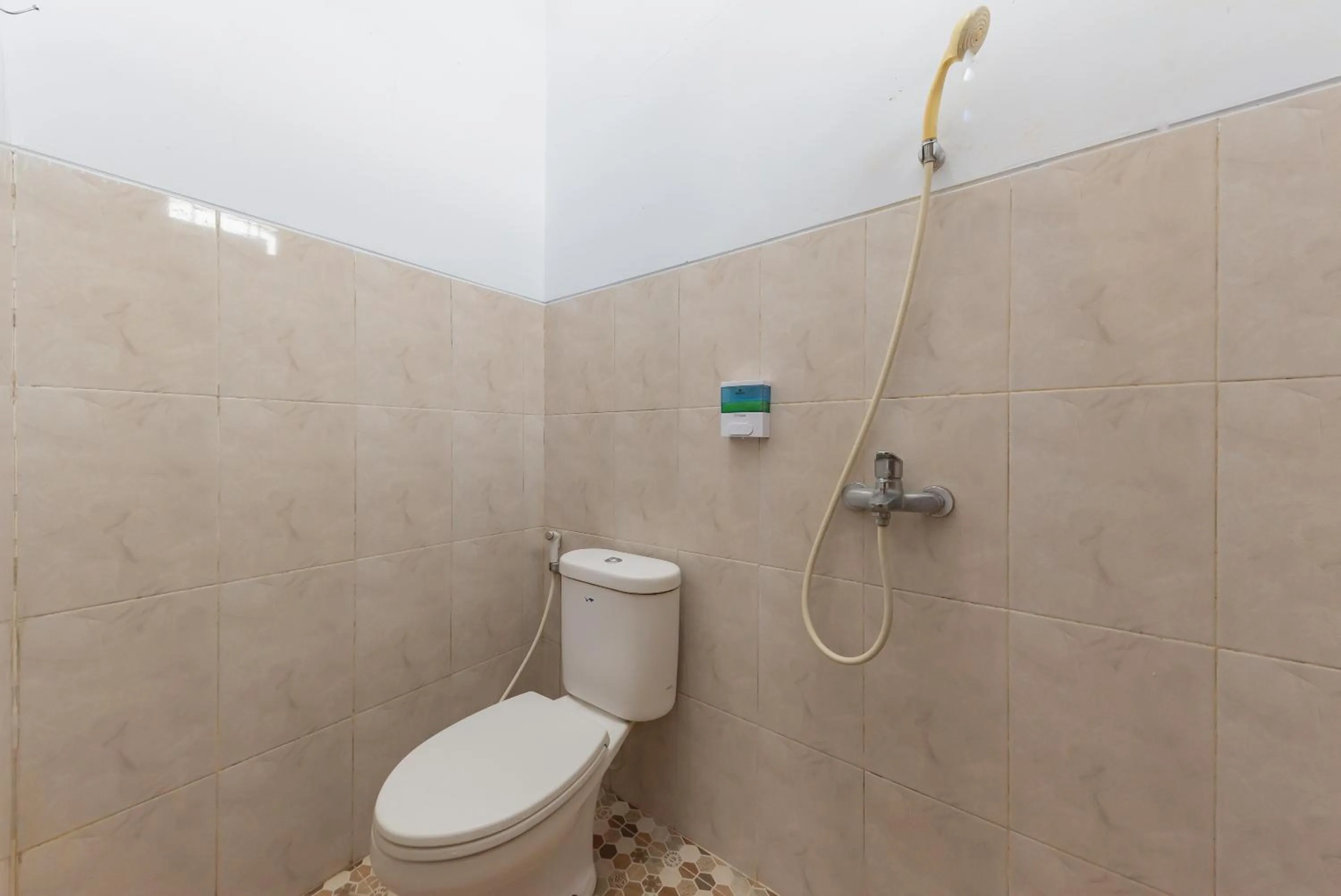 Shower in RedDoorz at Jalan Siliwangi Tasikmalaya