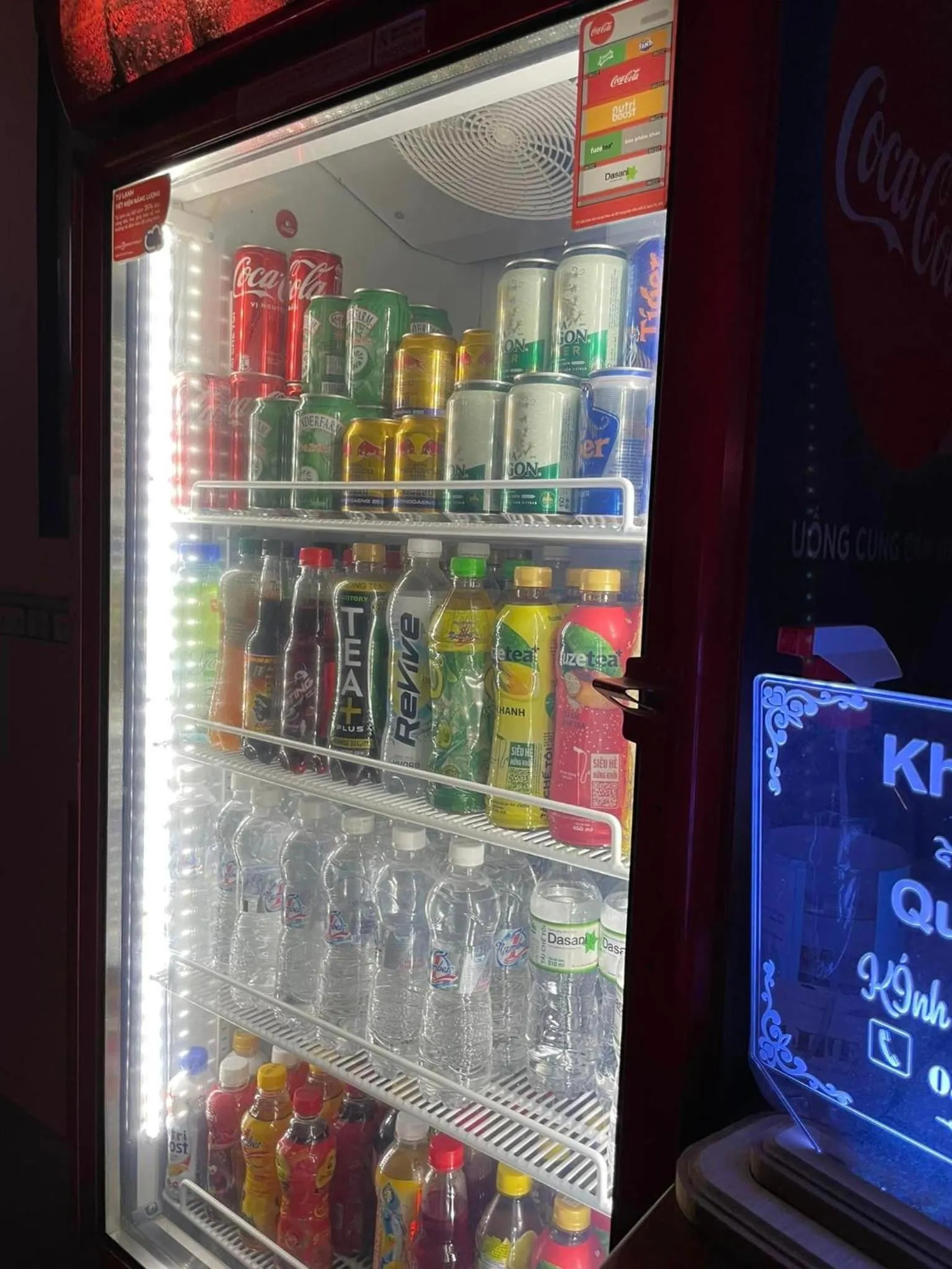 vending machine in QUỲNH HOA HOTEL
