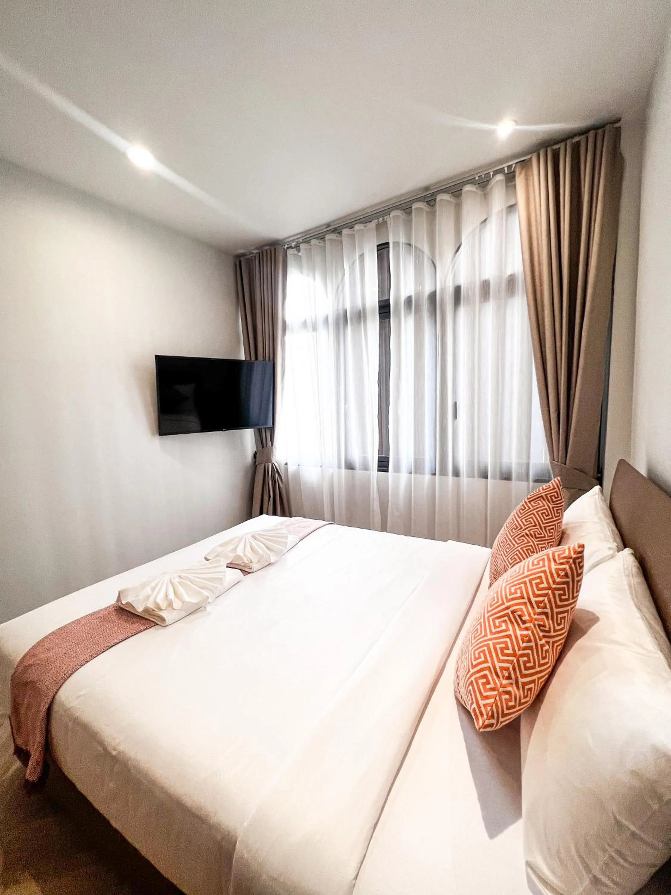 City view, Bed in SO Zen Hotel Silom Bangkok