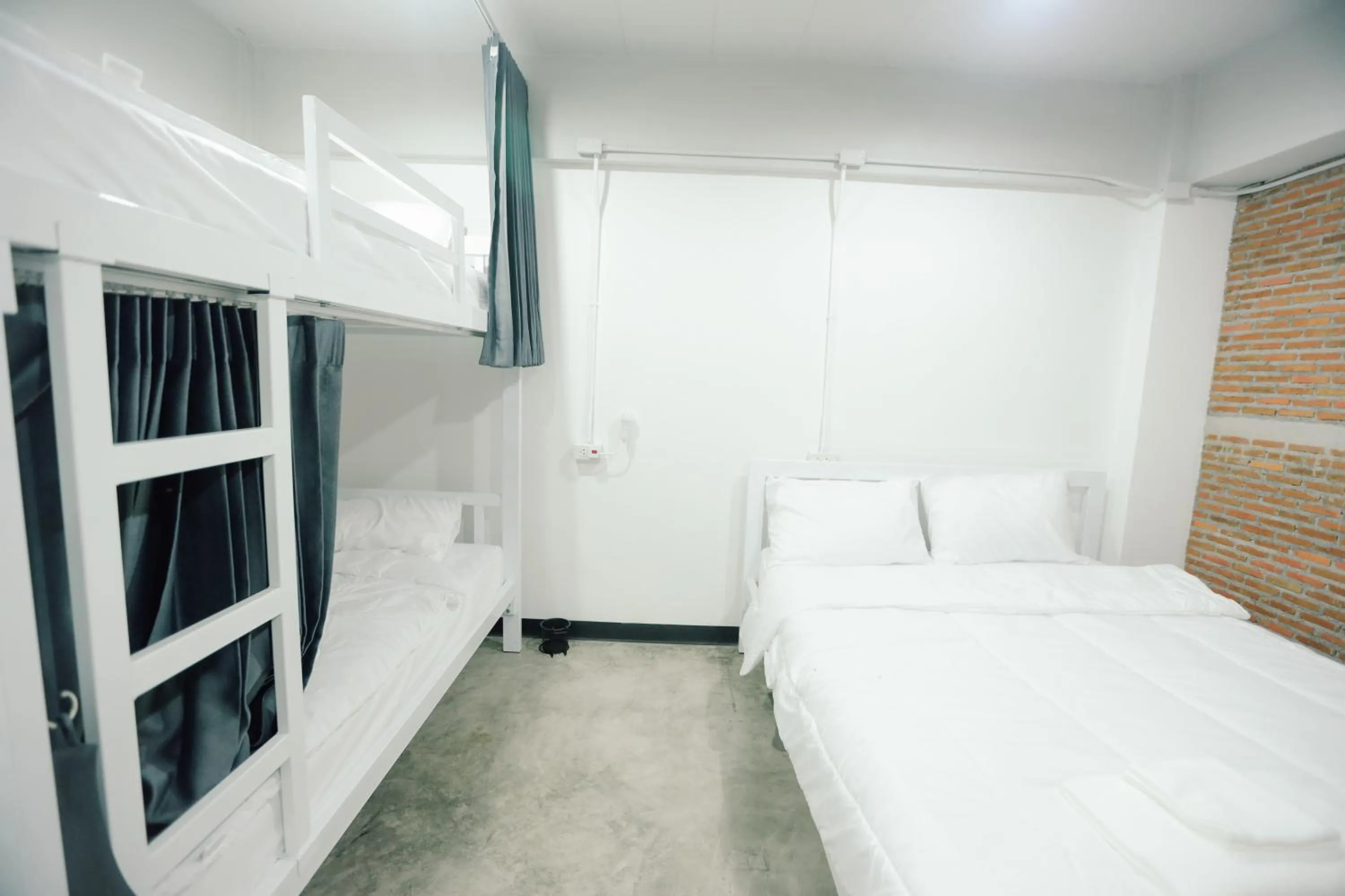 Bedroom, Bed in G5 Hostel