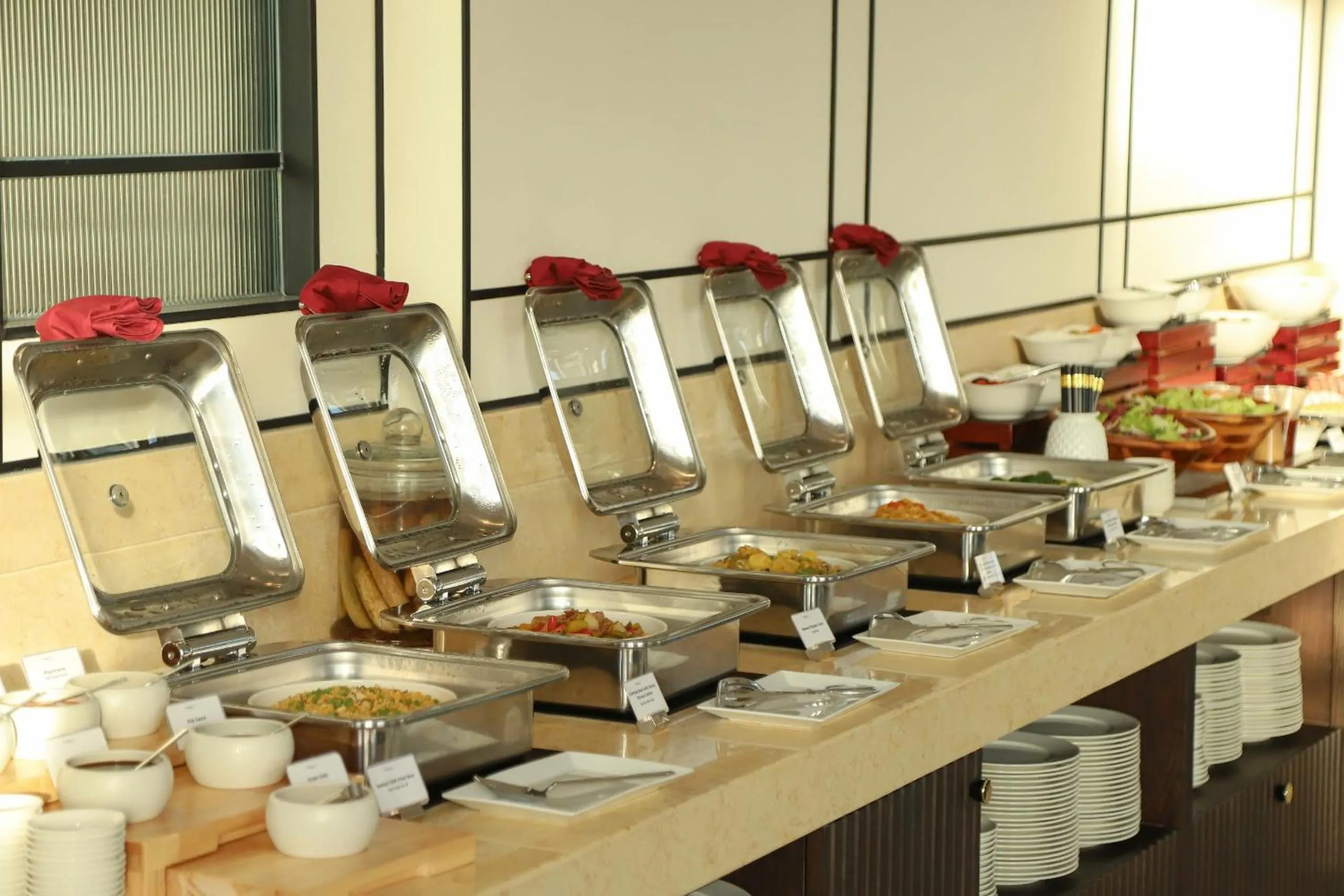 Restaurant/places to eat in Charmant Suites a Boutique Hotel Can Tho