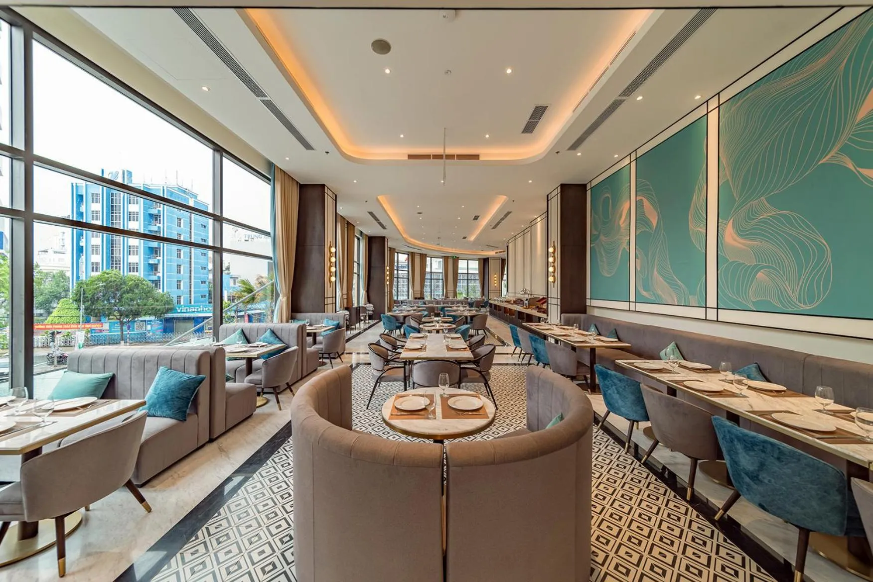 Restaurant/places to eat in Charmant Suites a Boutique Hotel Can Tho