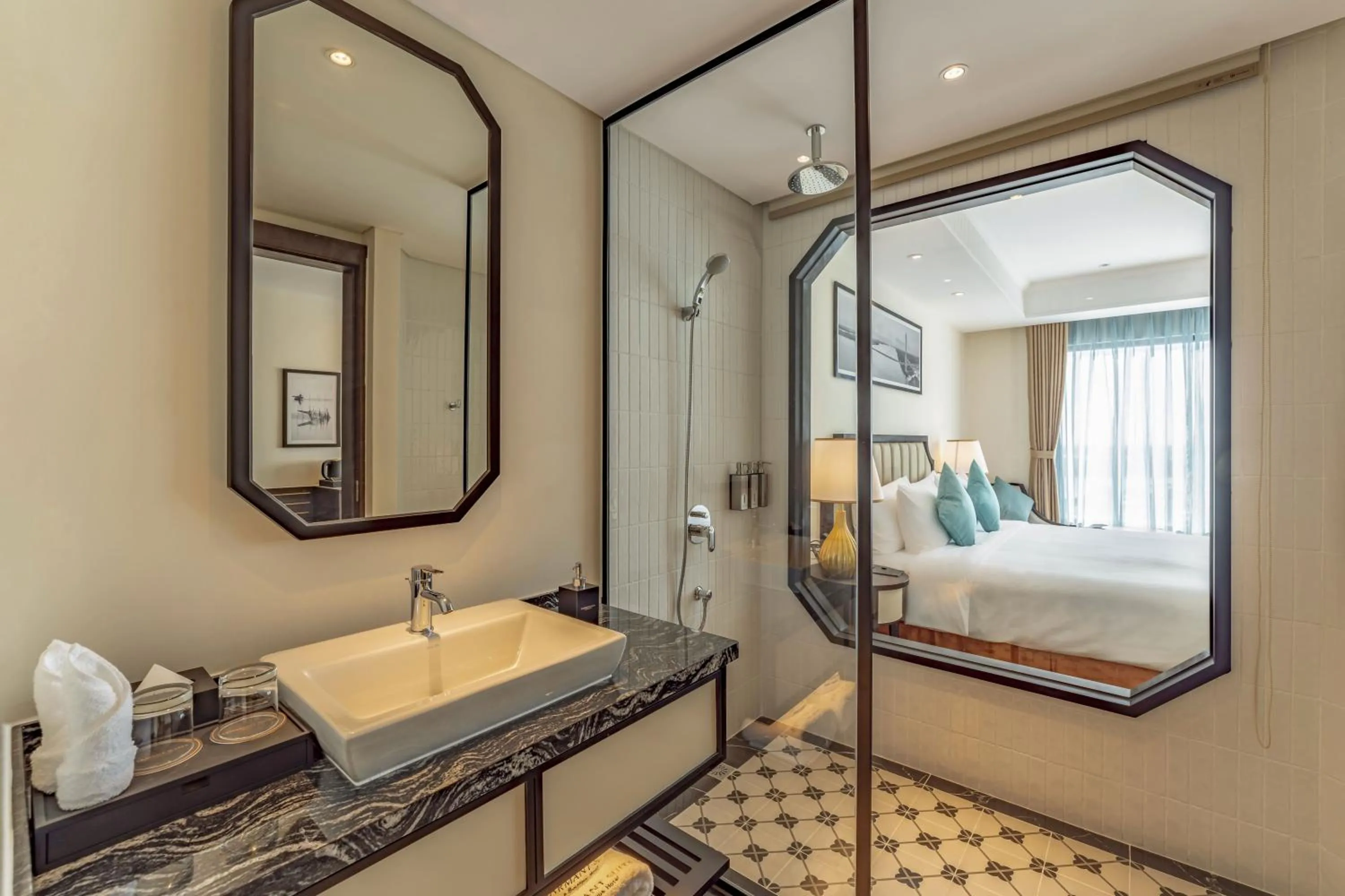 Bathroom, Bed in Charmant Suites a Boutique Hotel Can Tho