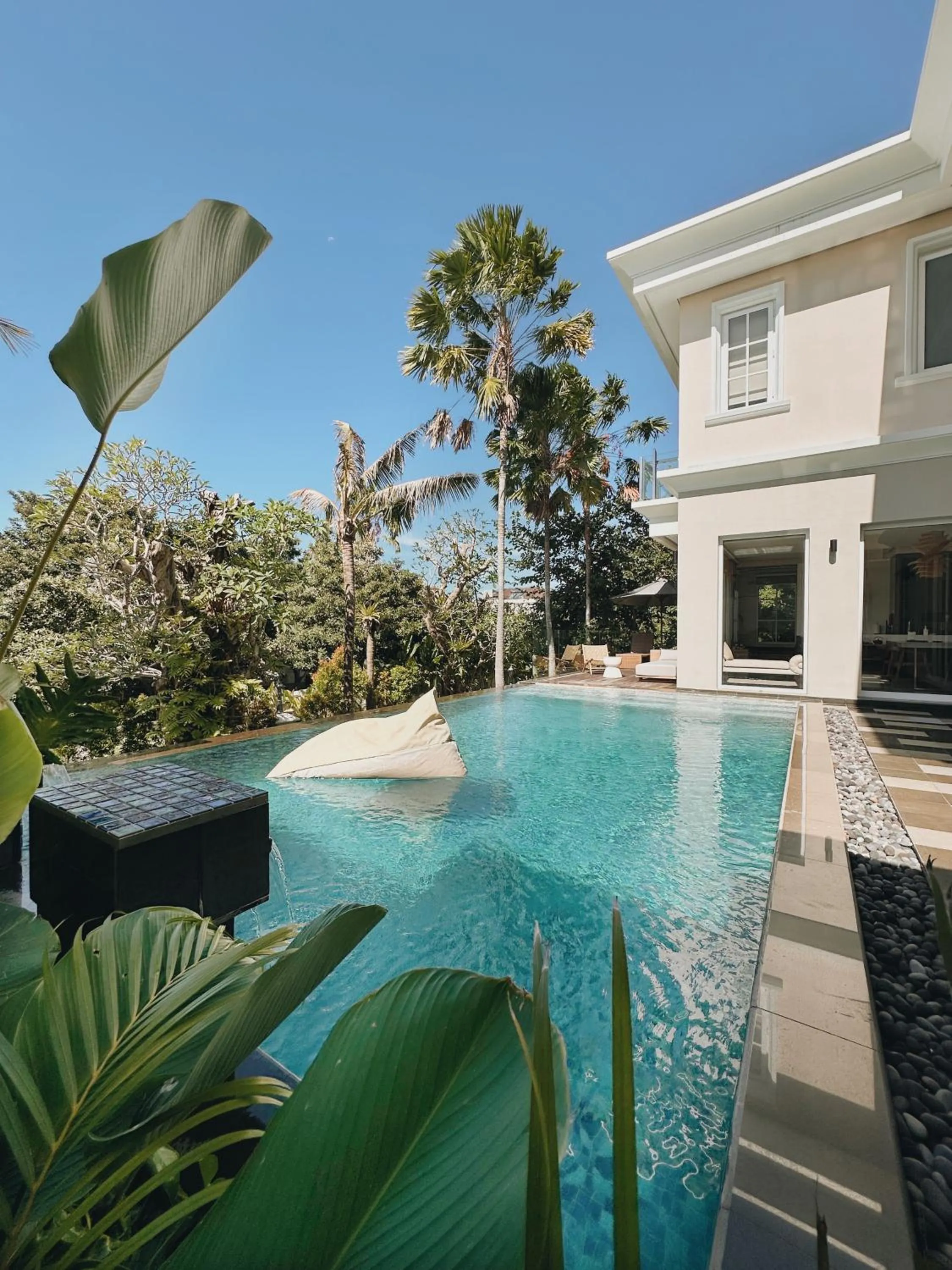 Garden view in Kula Kara Villas Bingin, Uluwatu