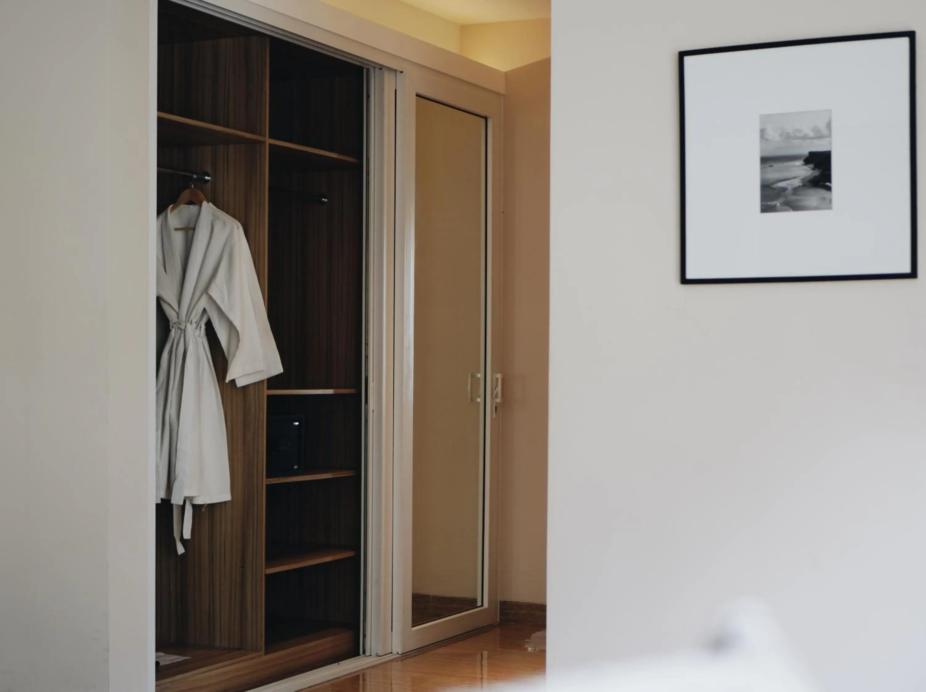 wardrobe in Kula Kara Villas Bingin, Uluwatu