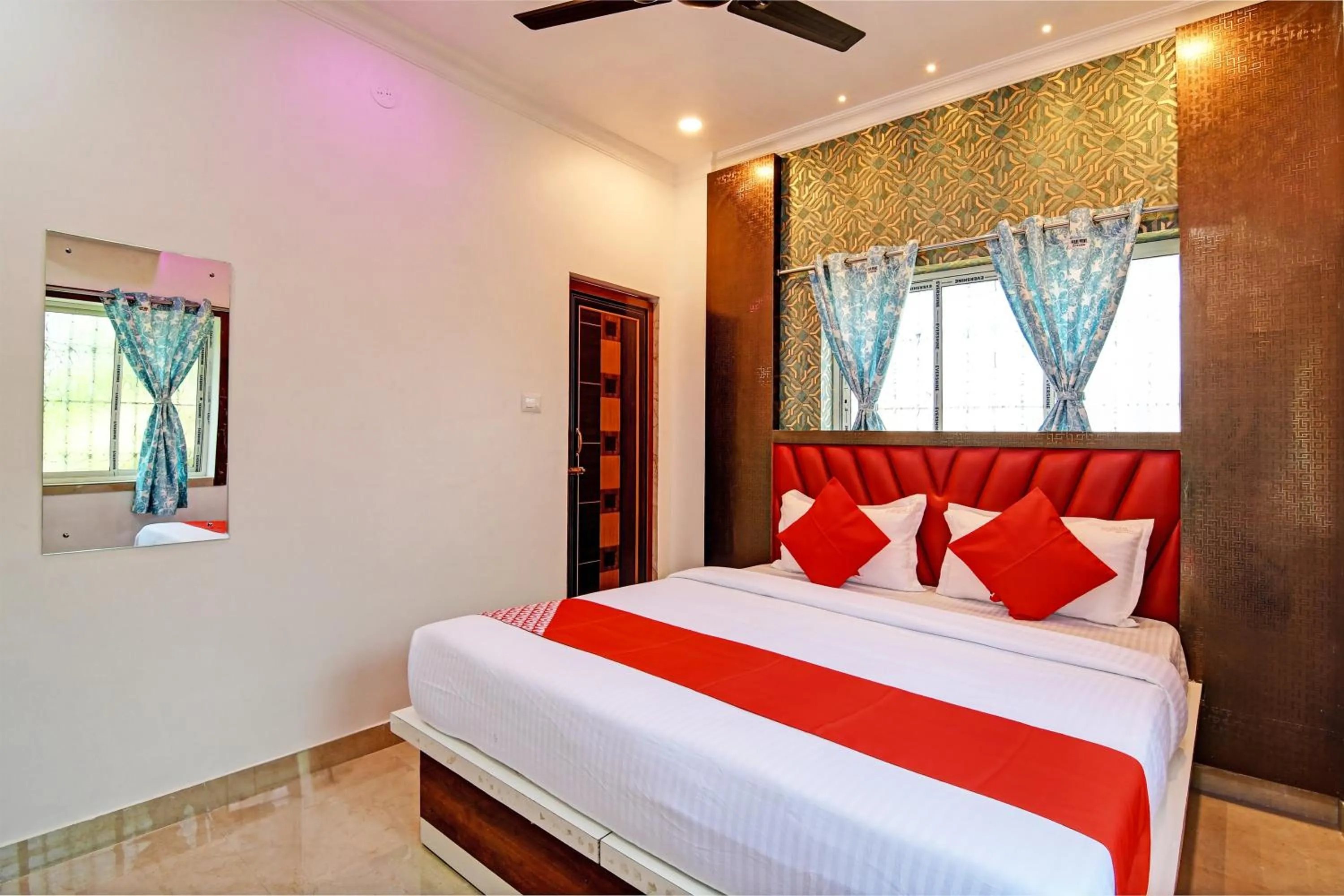 Bedroom, Bed in Super Hotel O Golden Palace