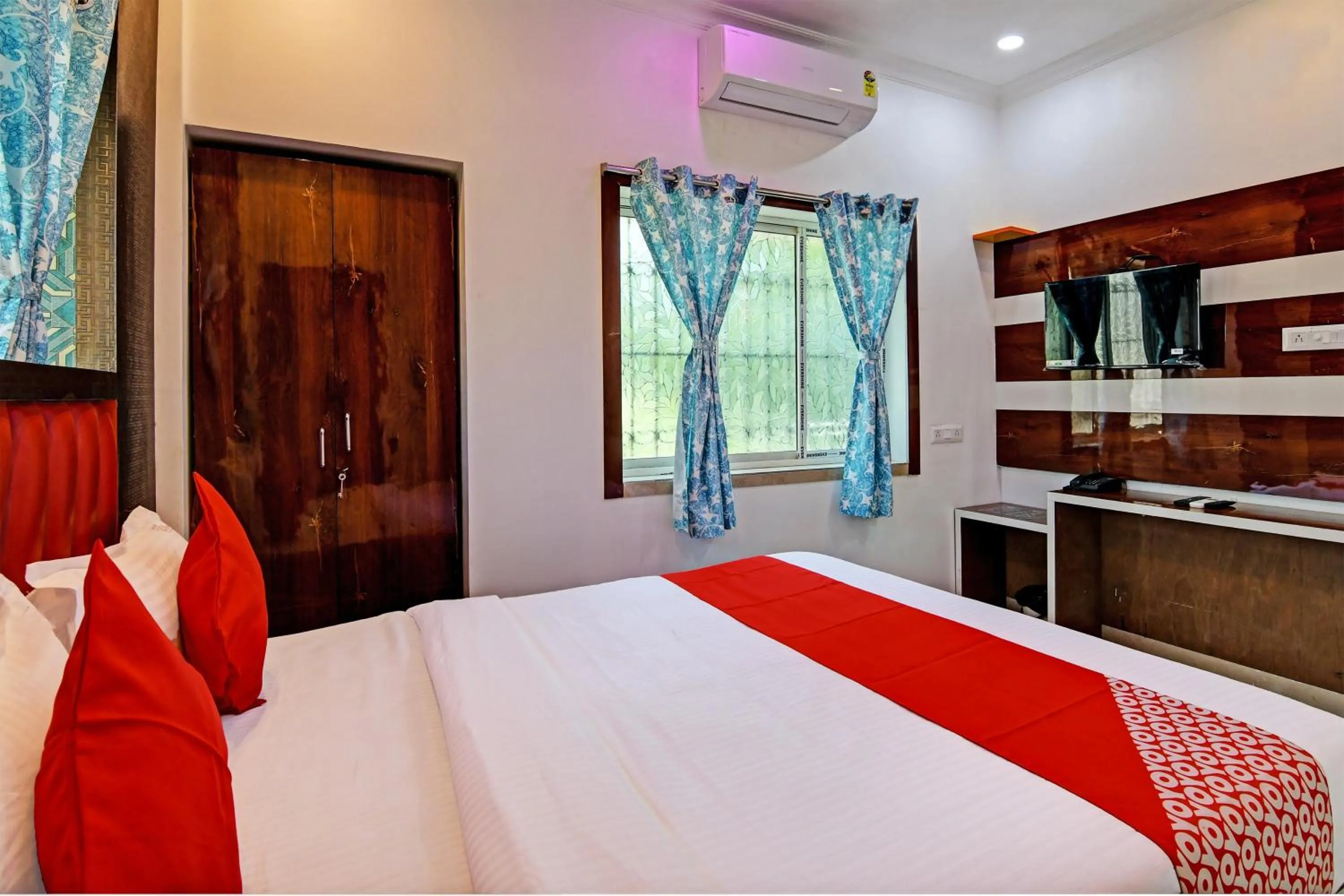 Bedroom, Bed in Super Hotel O Golden Palace