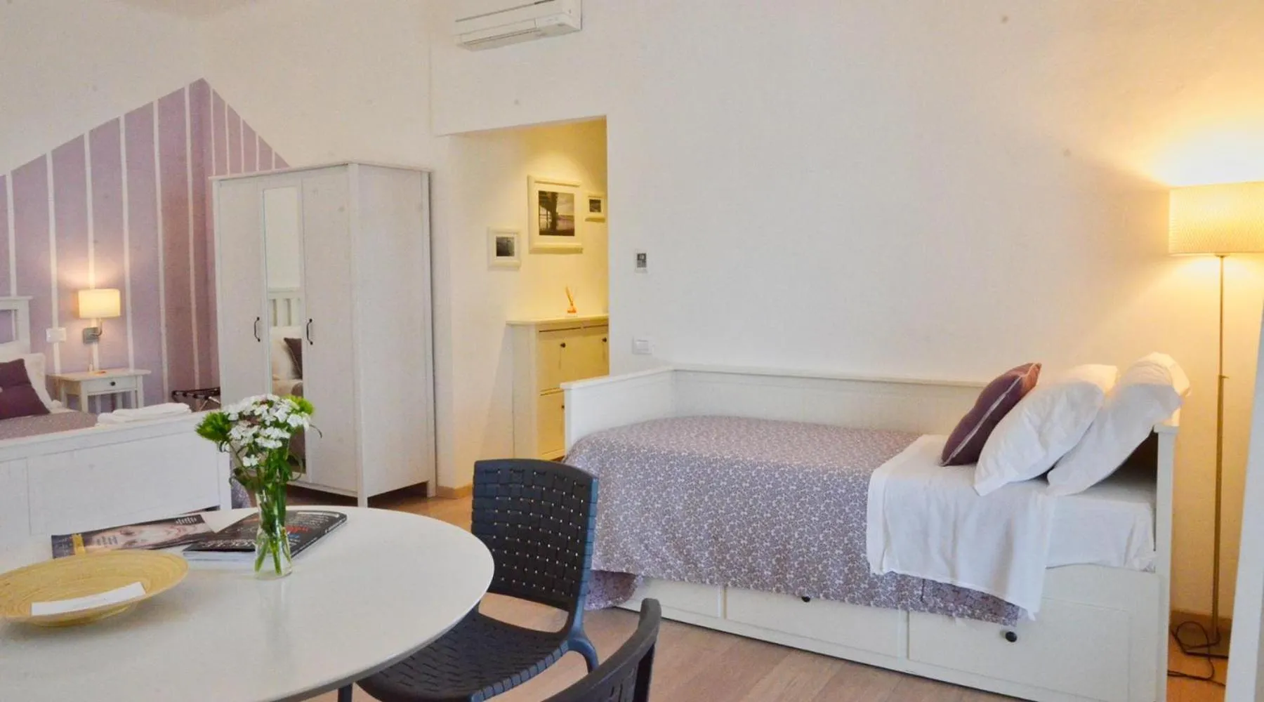 Photo of the whole room, Bed in Petit Hotel