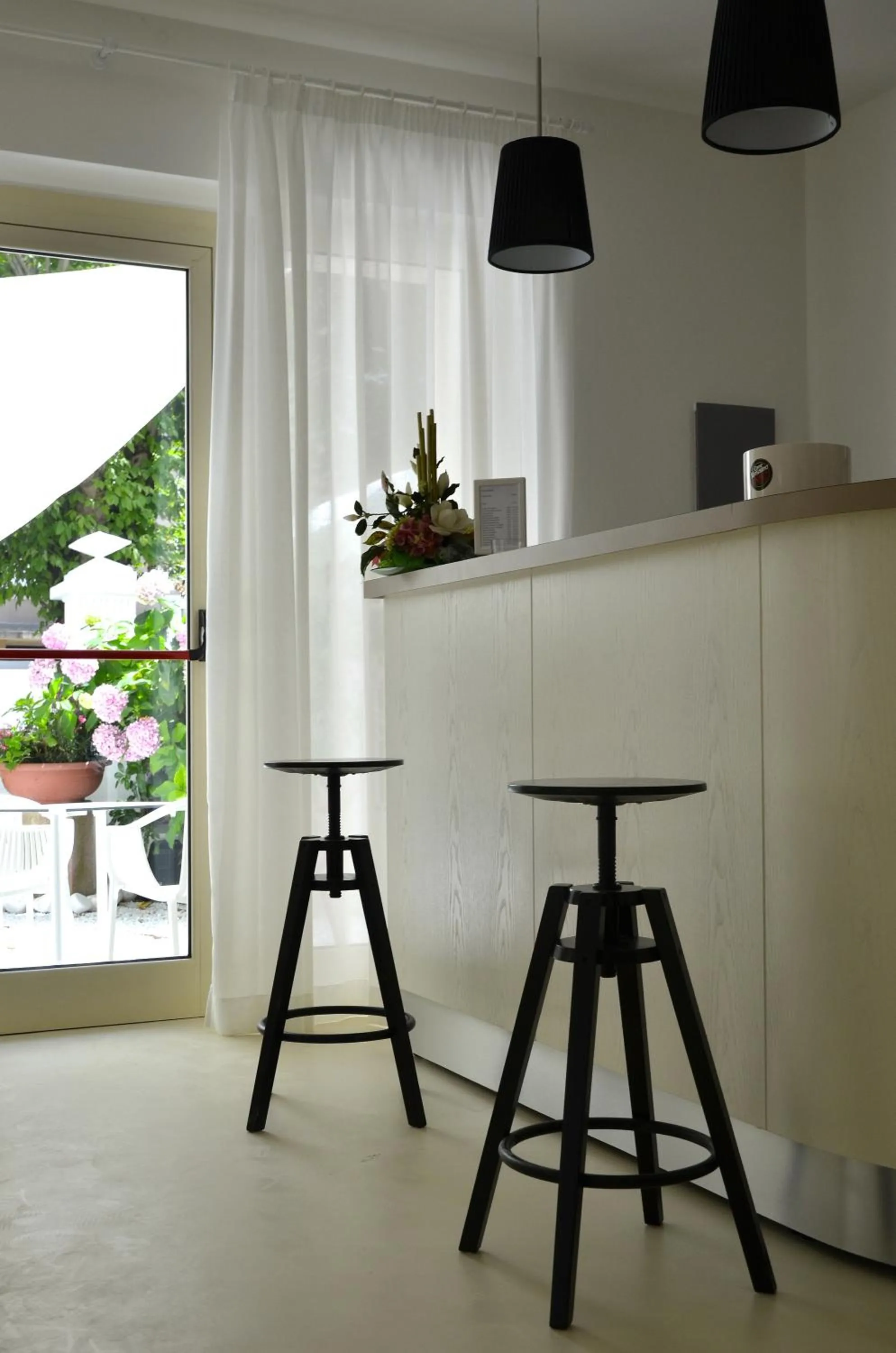 Lounge or bar in Petit Hotel