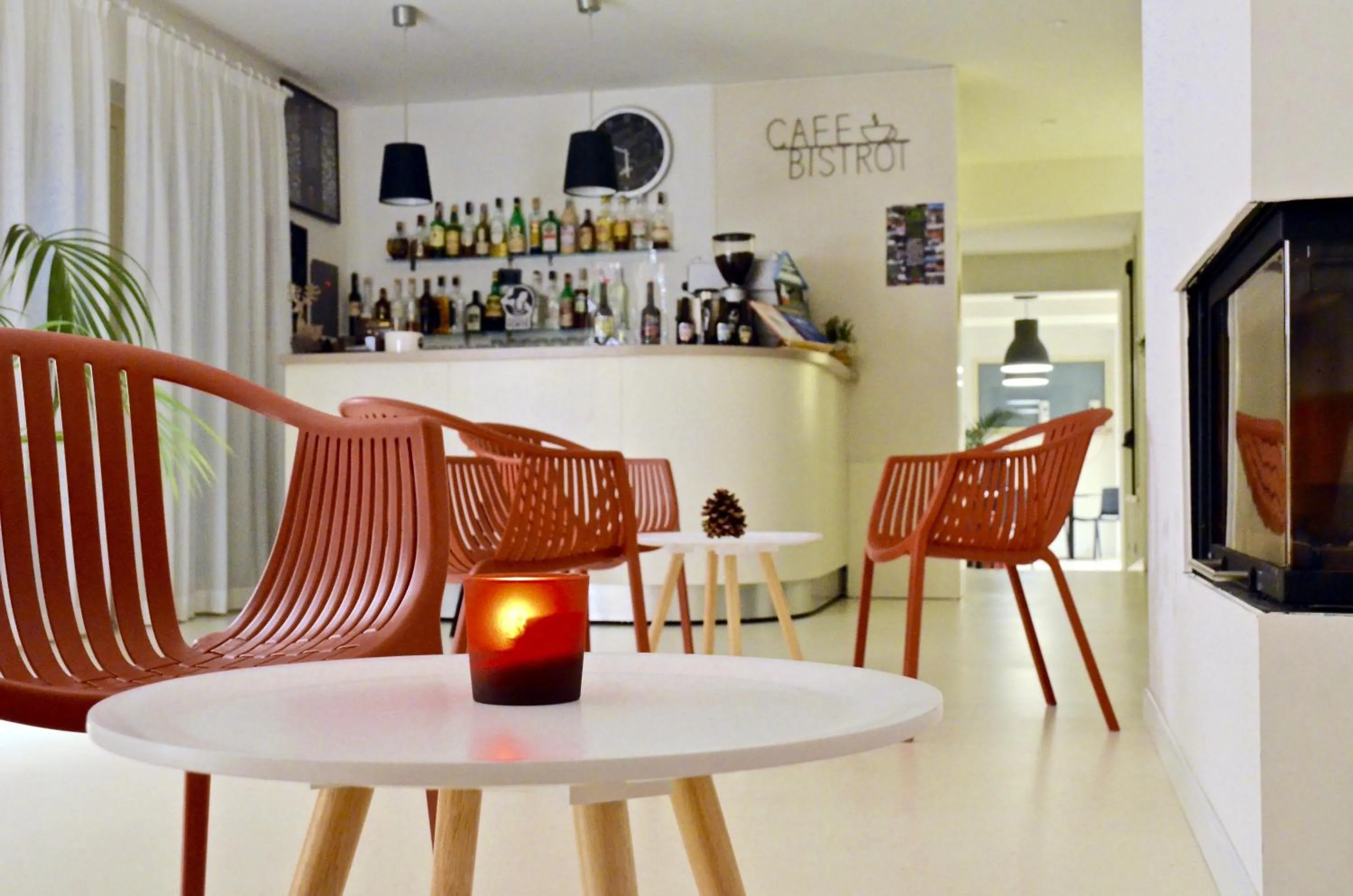 Day in Petit Hotel