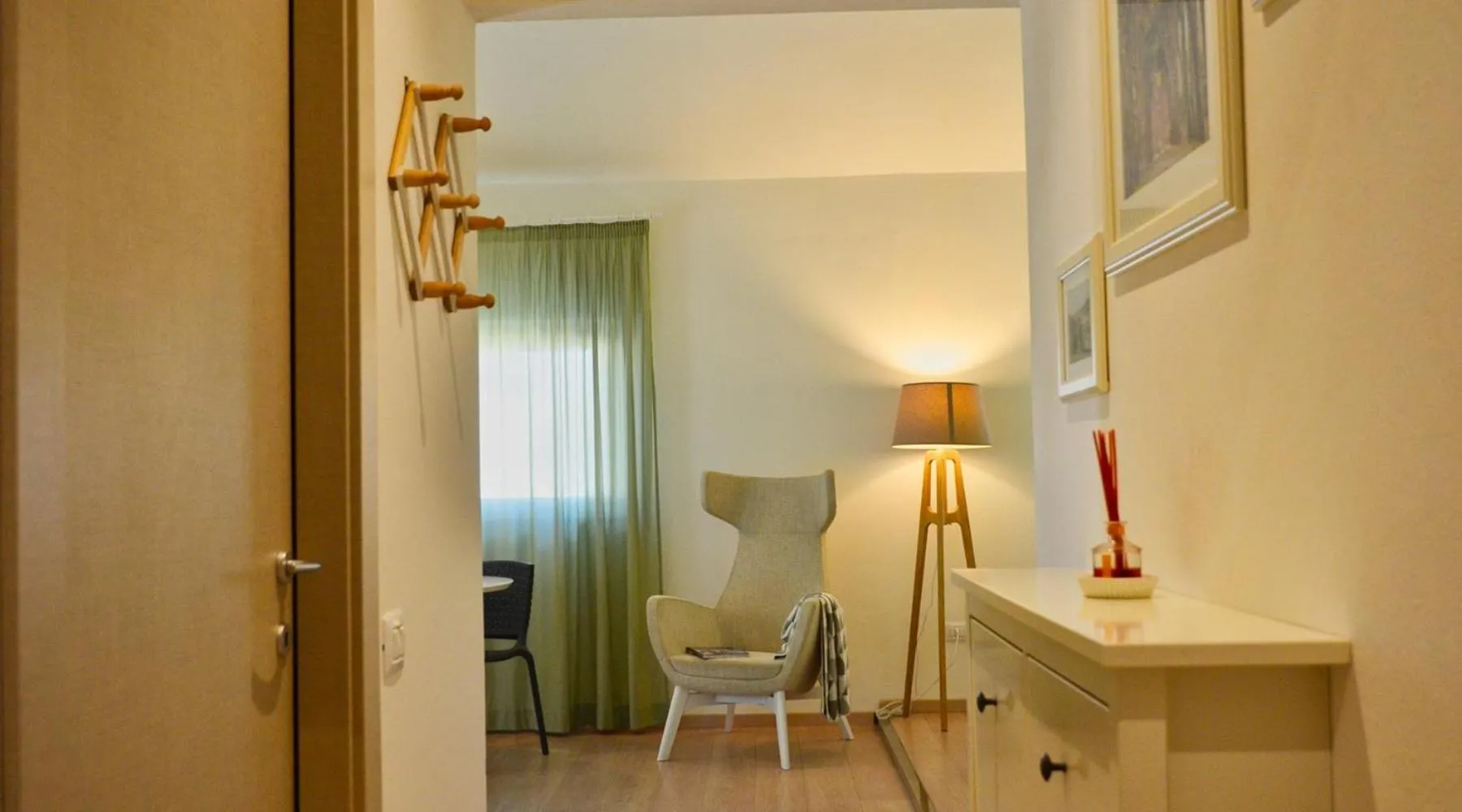 Photo of the whole room in Petit Hotel