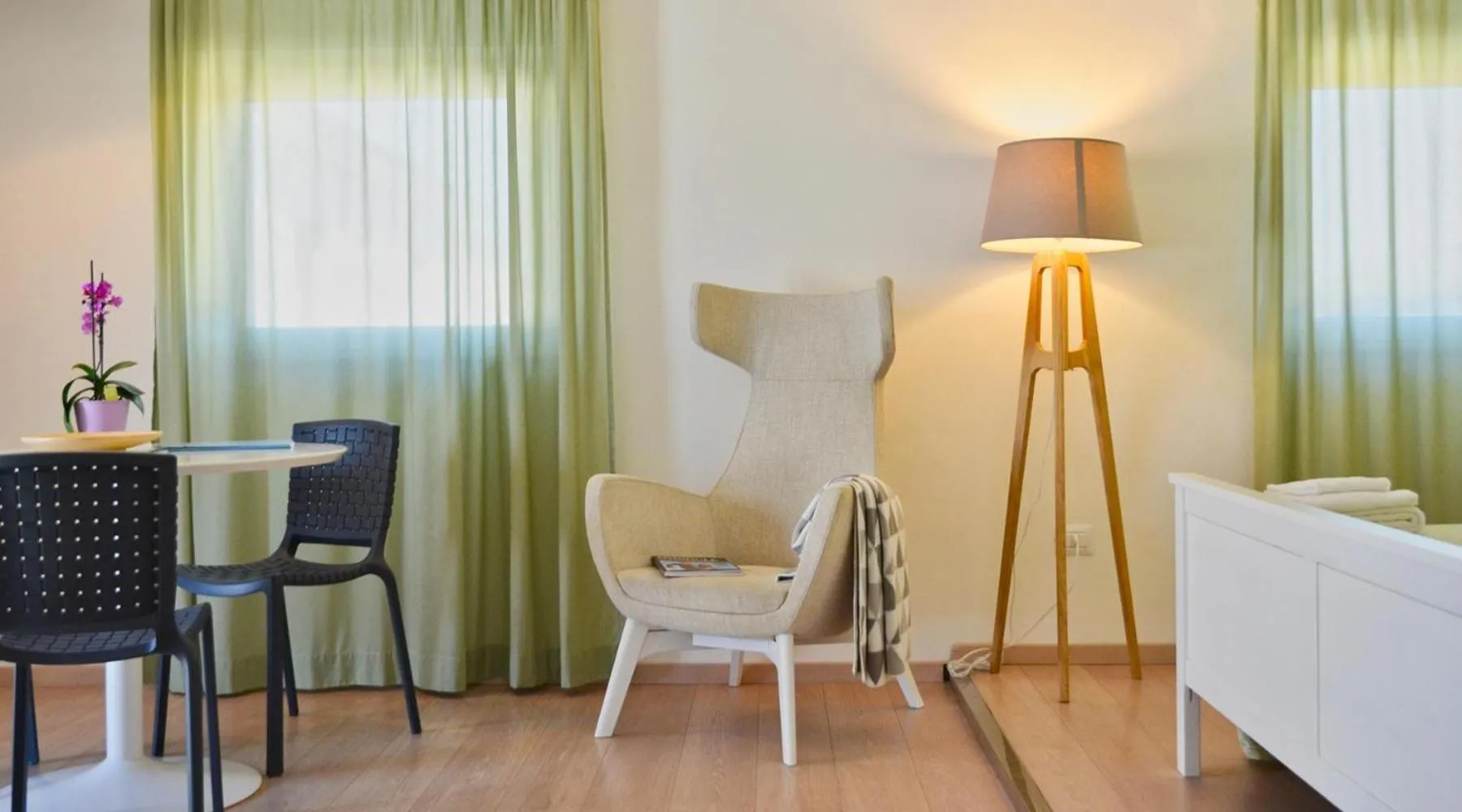 Photo of the whole room, Bed in Petit Hotel