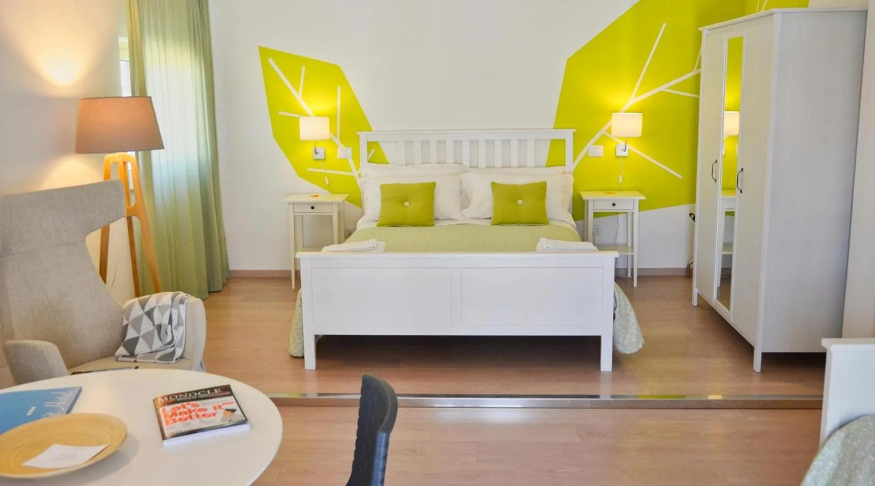 Photo of the whole room, Bed in Petit Hotel
