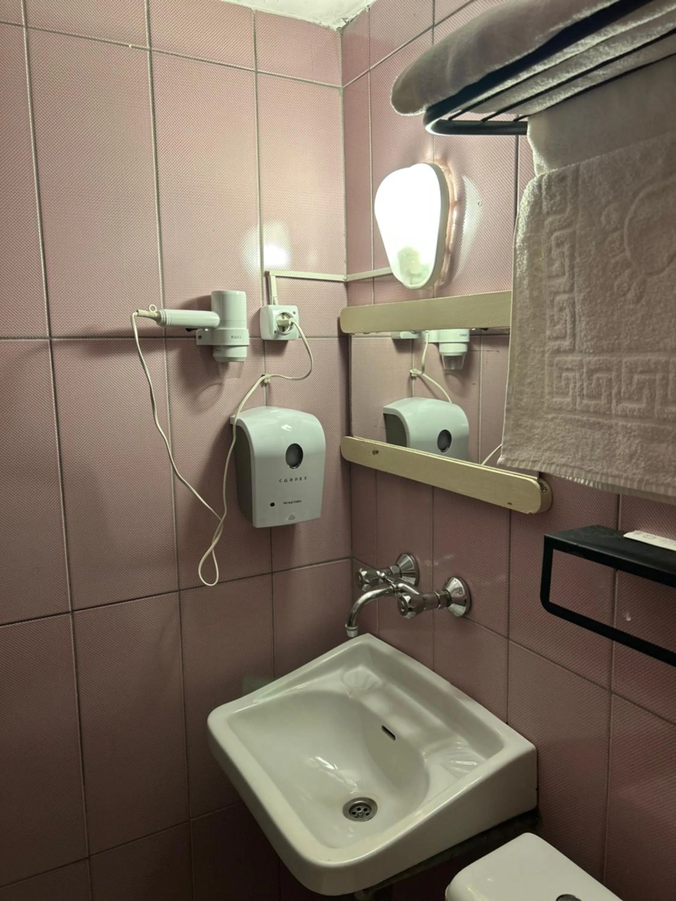 Shower in Cord Hotel & Resort