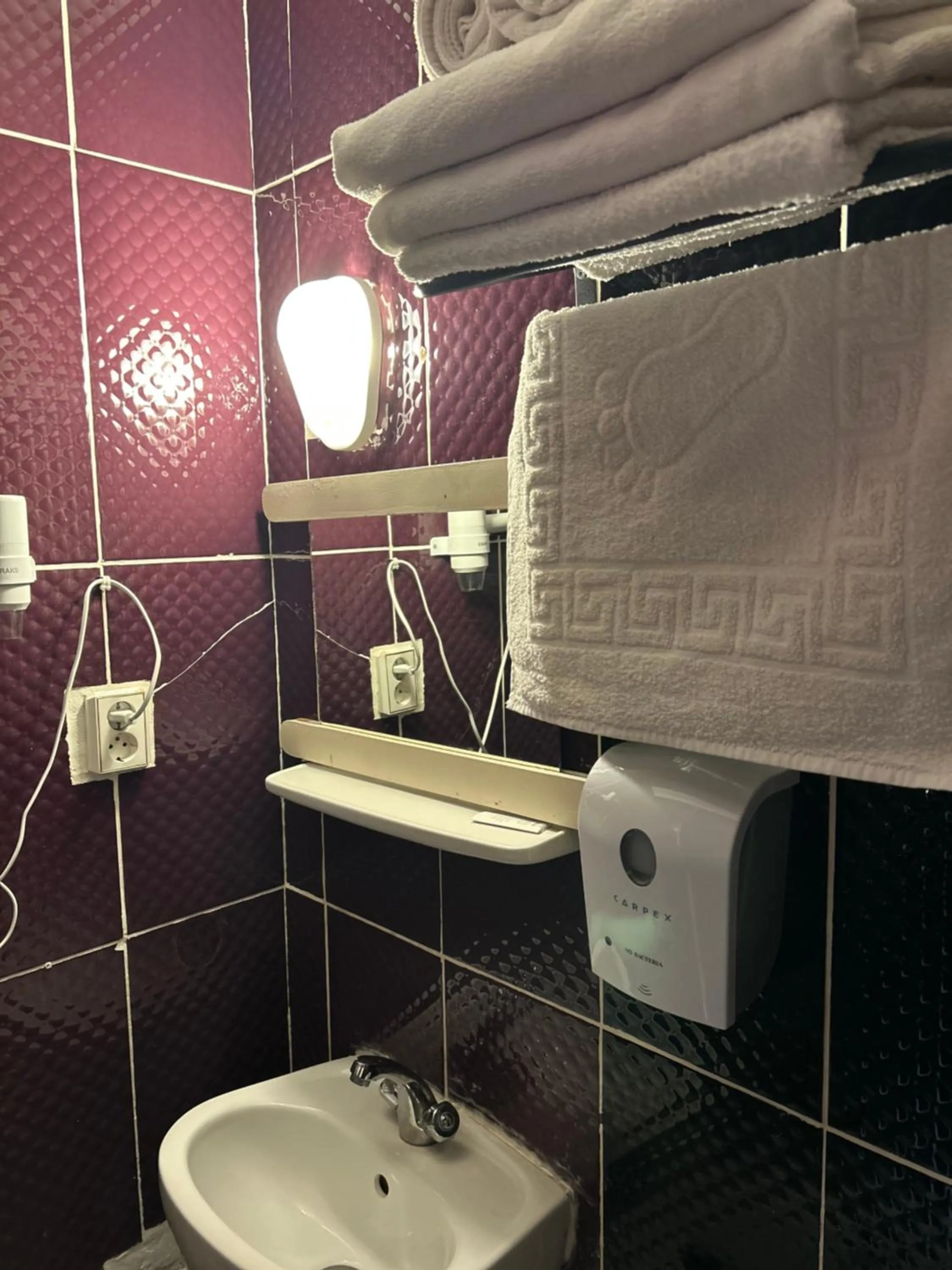 Shower in Cord Hotel & Resort