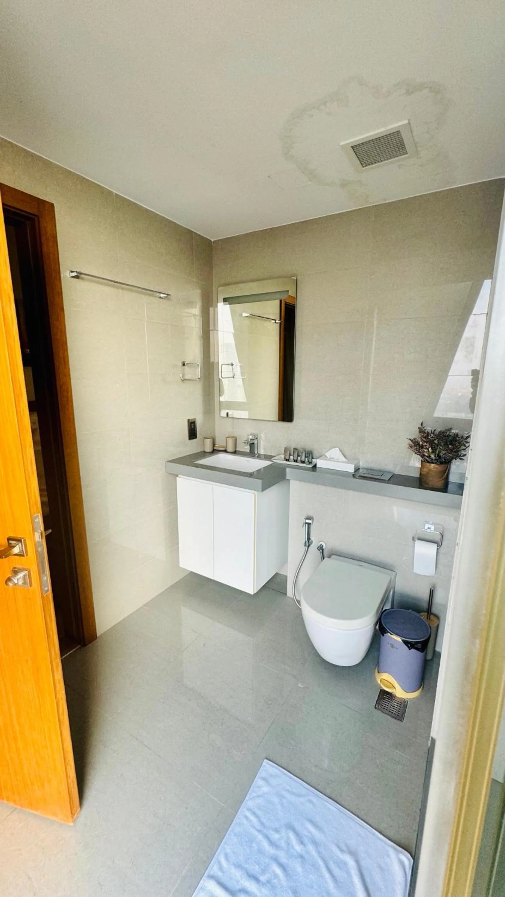 Toilet in Altair Luxury Colombo by Miracle