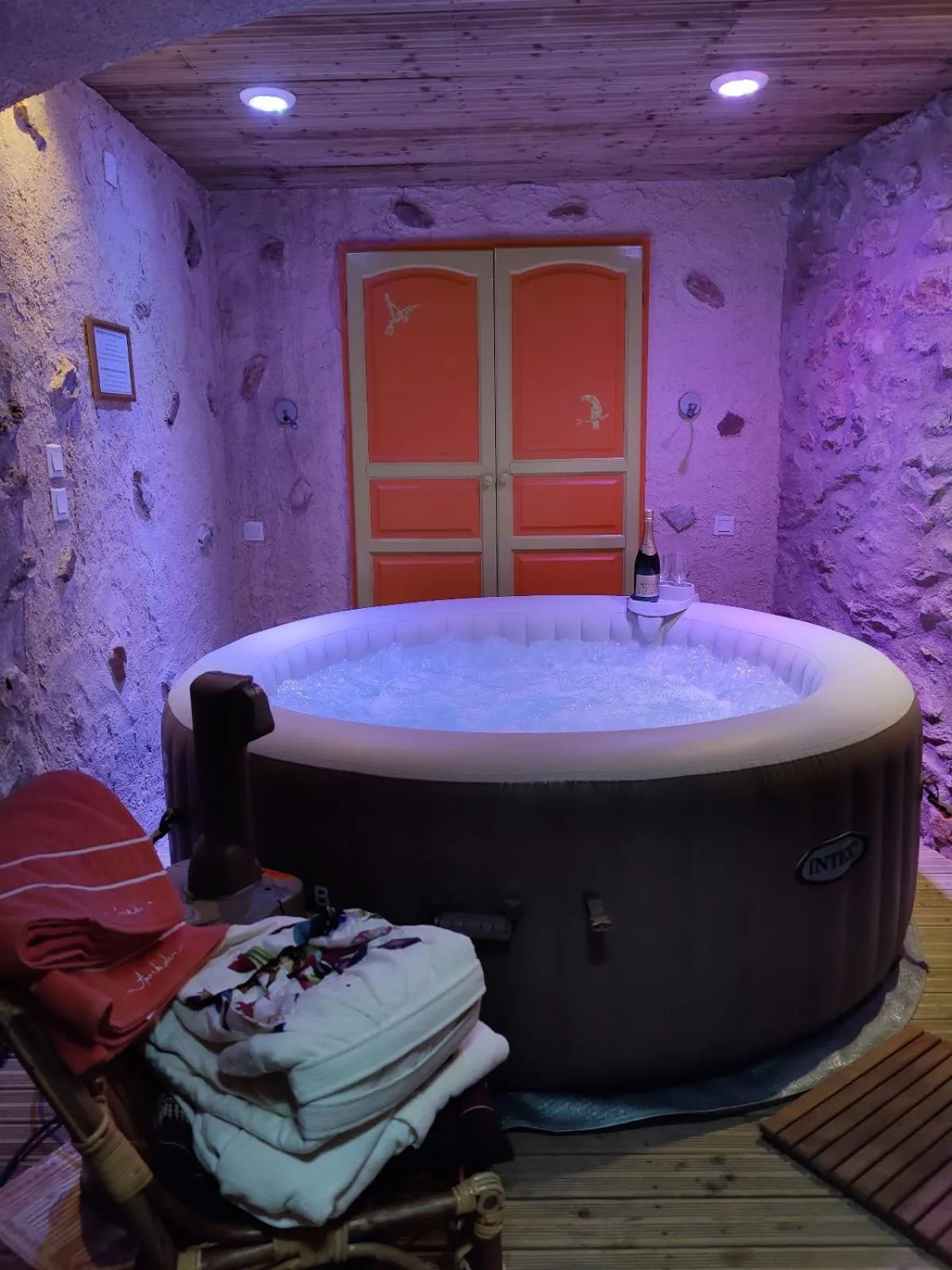 Hot Tub in Mas Peu Del Causse