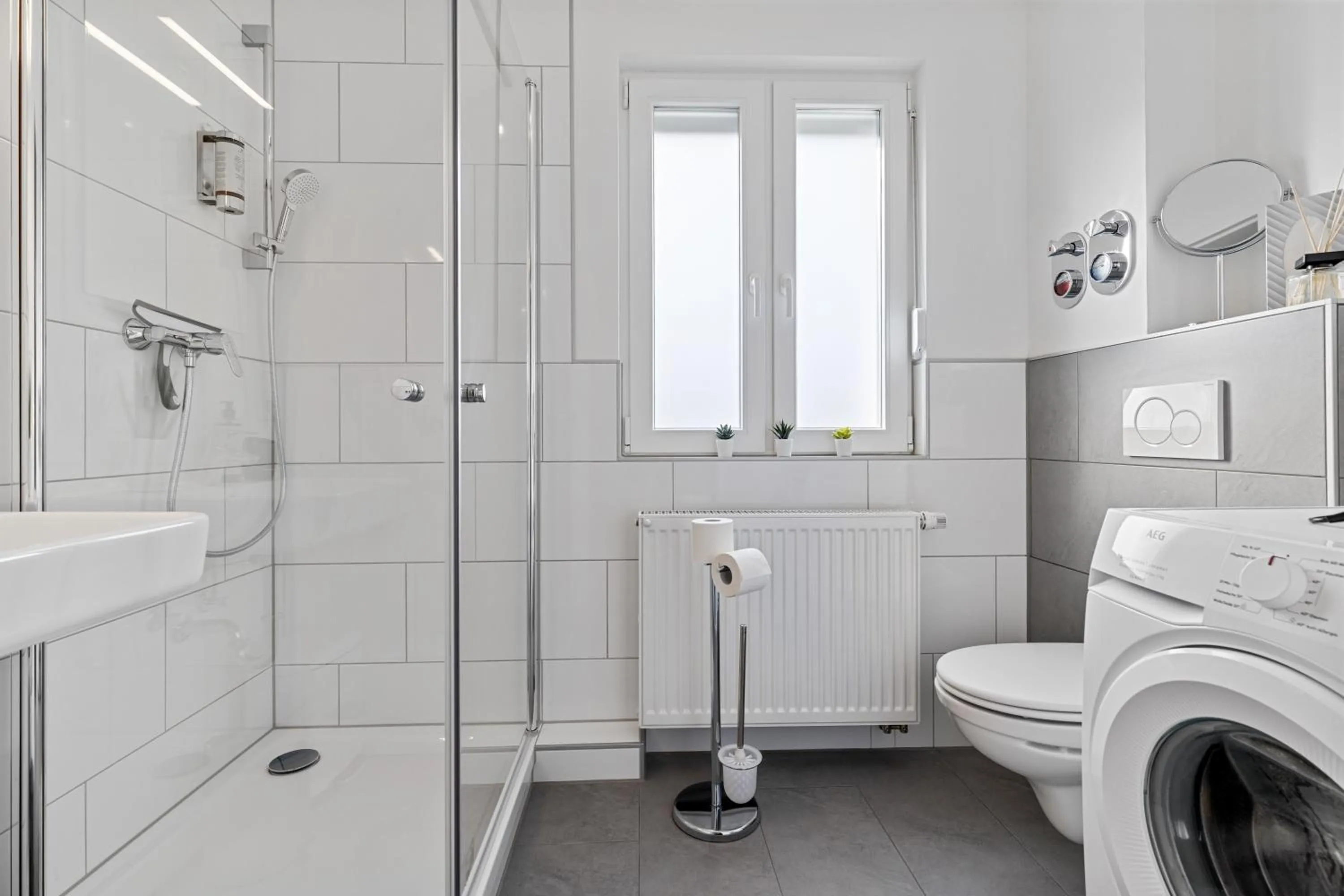 Bathroom in BRIGHT Herzogenaurach Zentrum