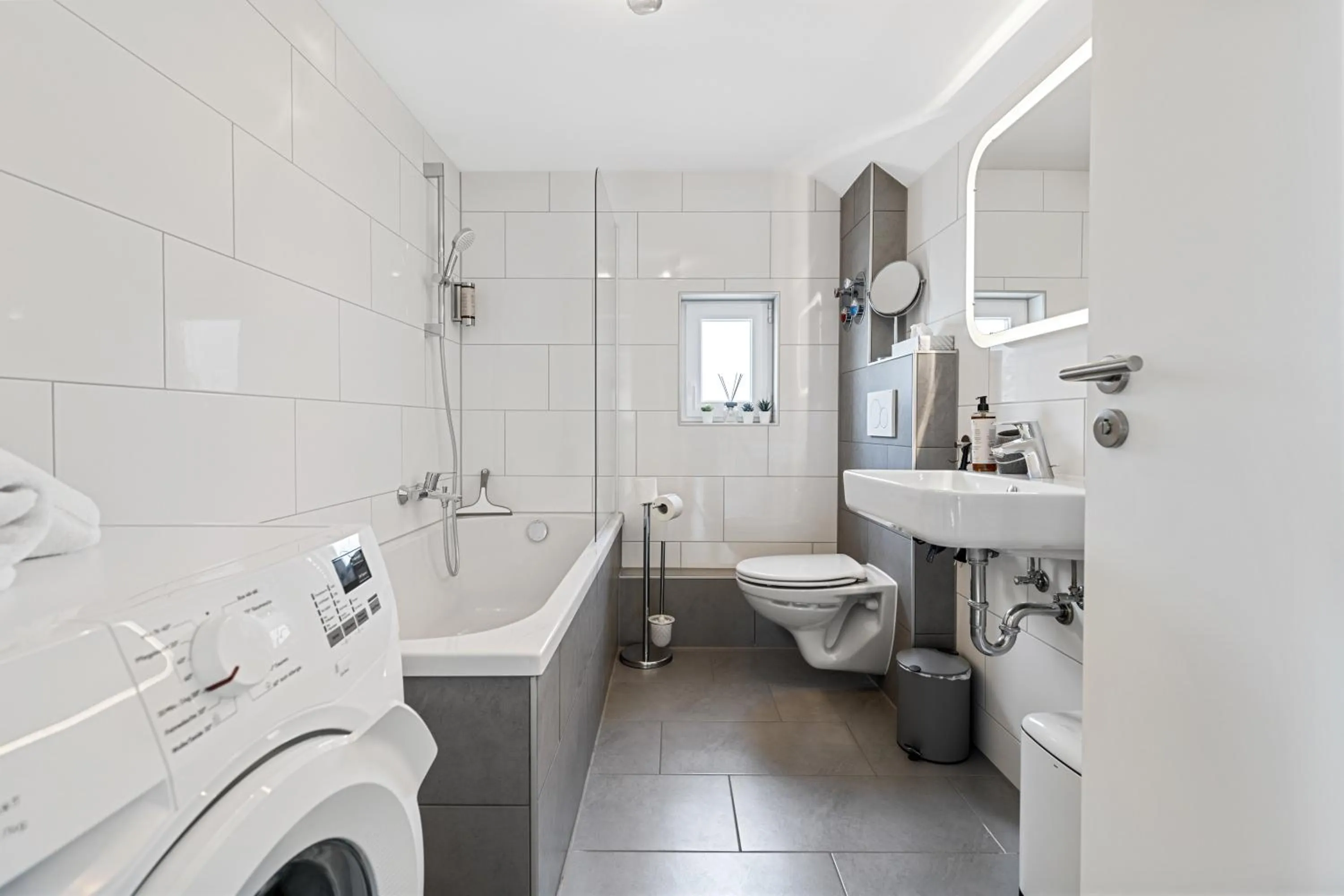 Shower in BRIGHT Herzogenaurach Zentrum