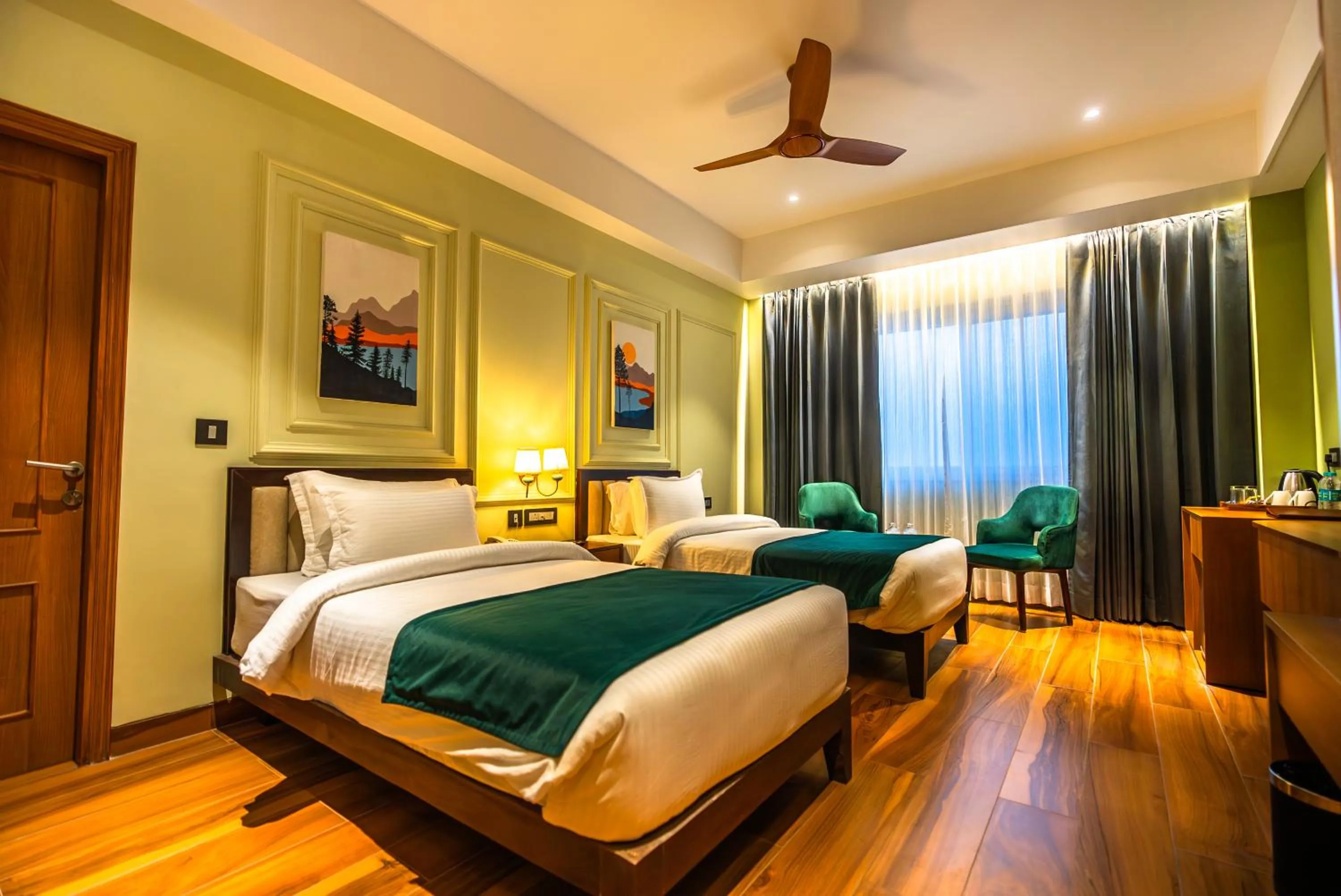 TV and multimedia, Bed in Clarks Inn Express, Rishikesh