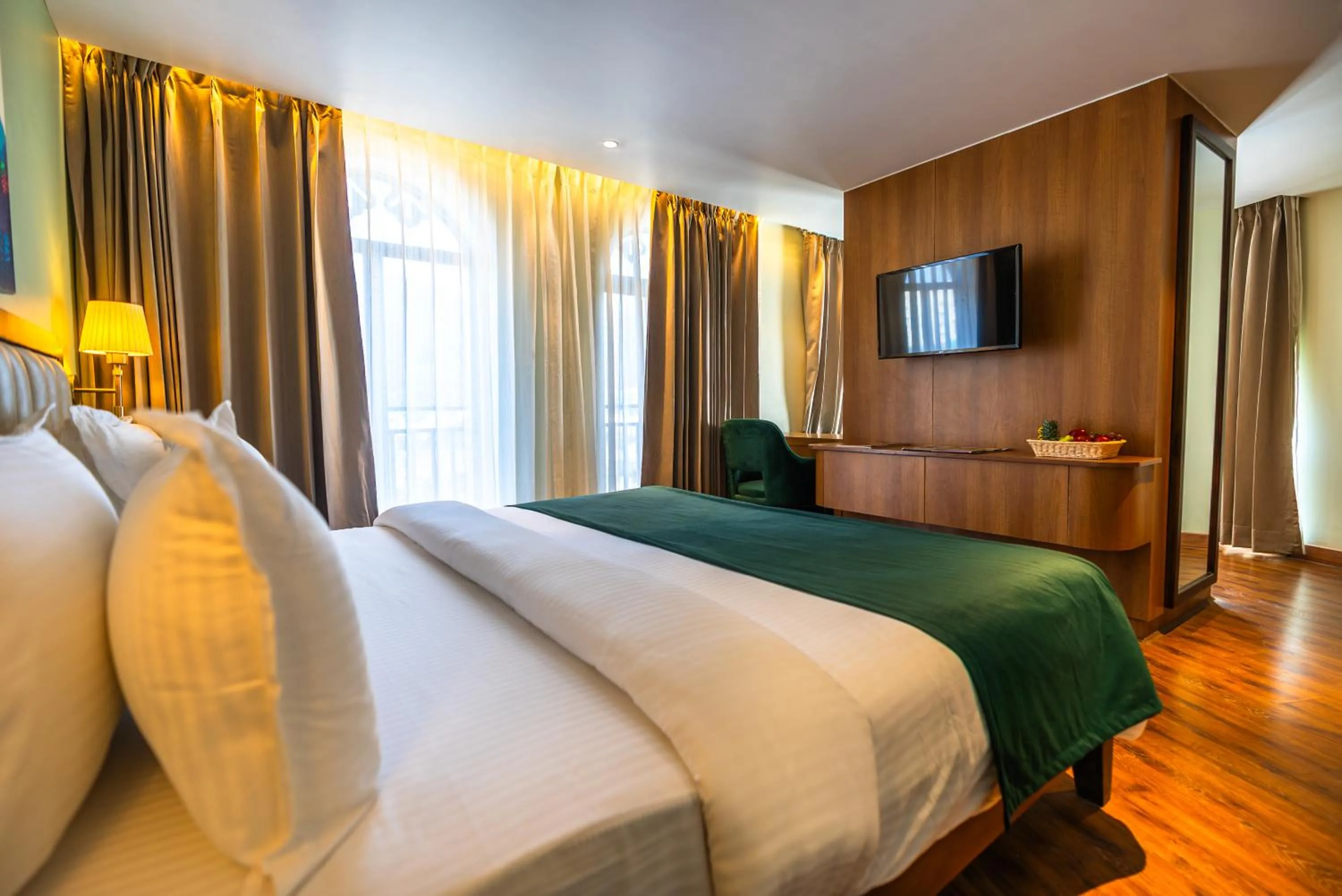 Bedroom, Bed in Clarks Inn Express, Rishikesh