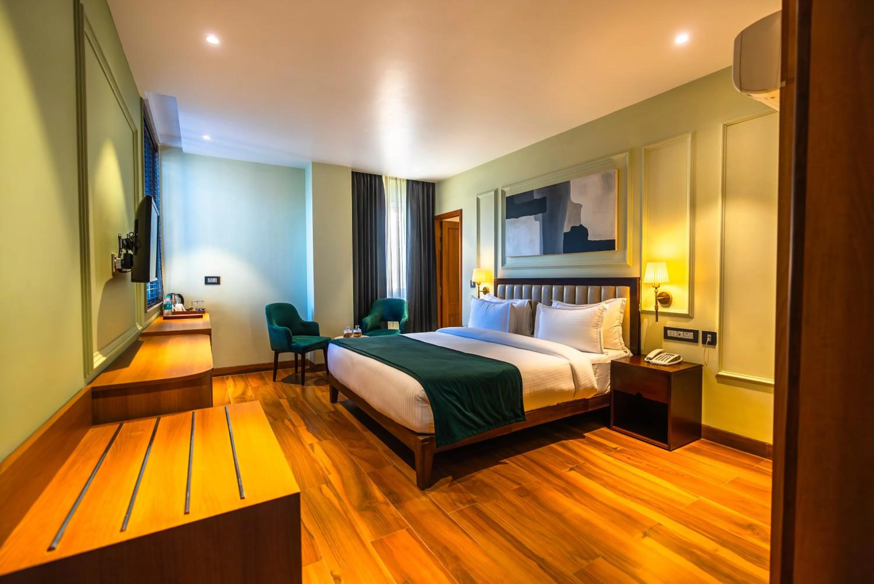 Bedroom, Bed in Clarks Inn Express, Rishikesh