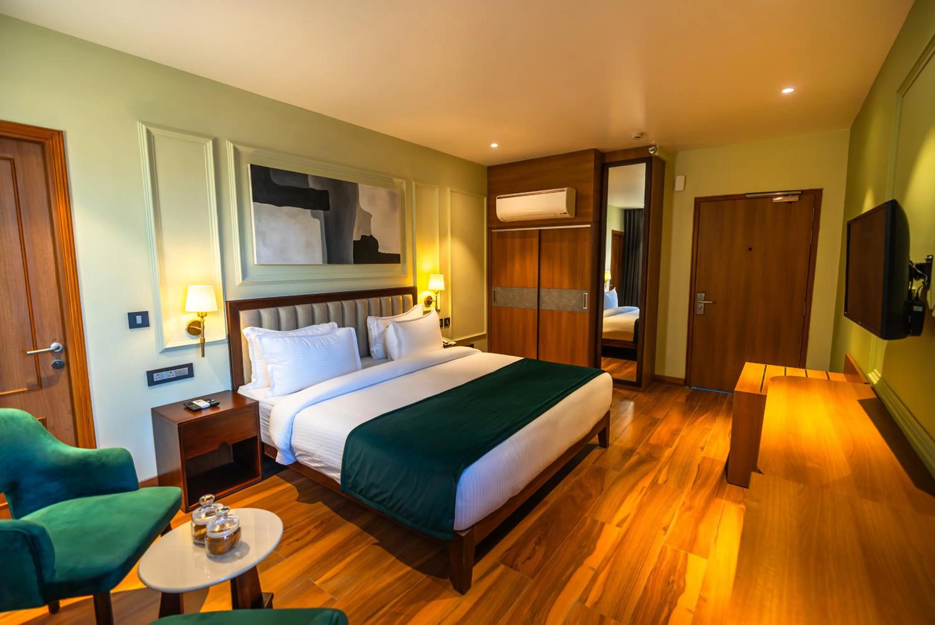 Bed in Clarks Inn Express, Rishikesh