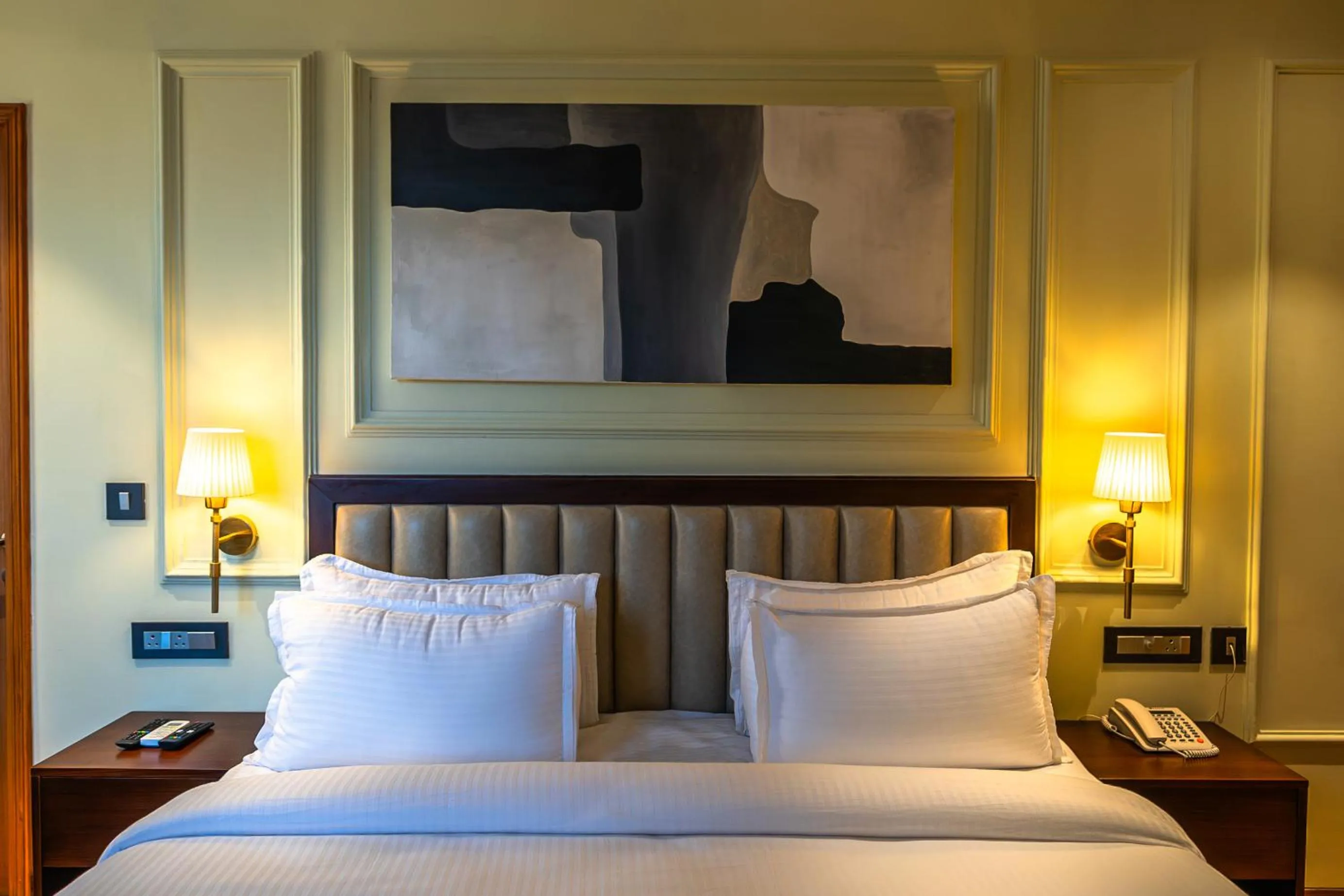 Bed in Clarks Inn Express, Rishikesh