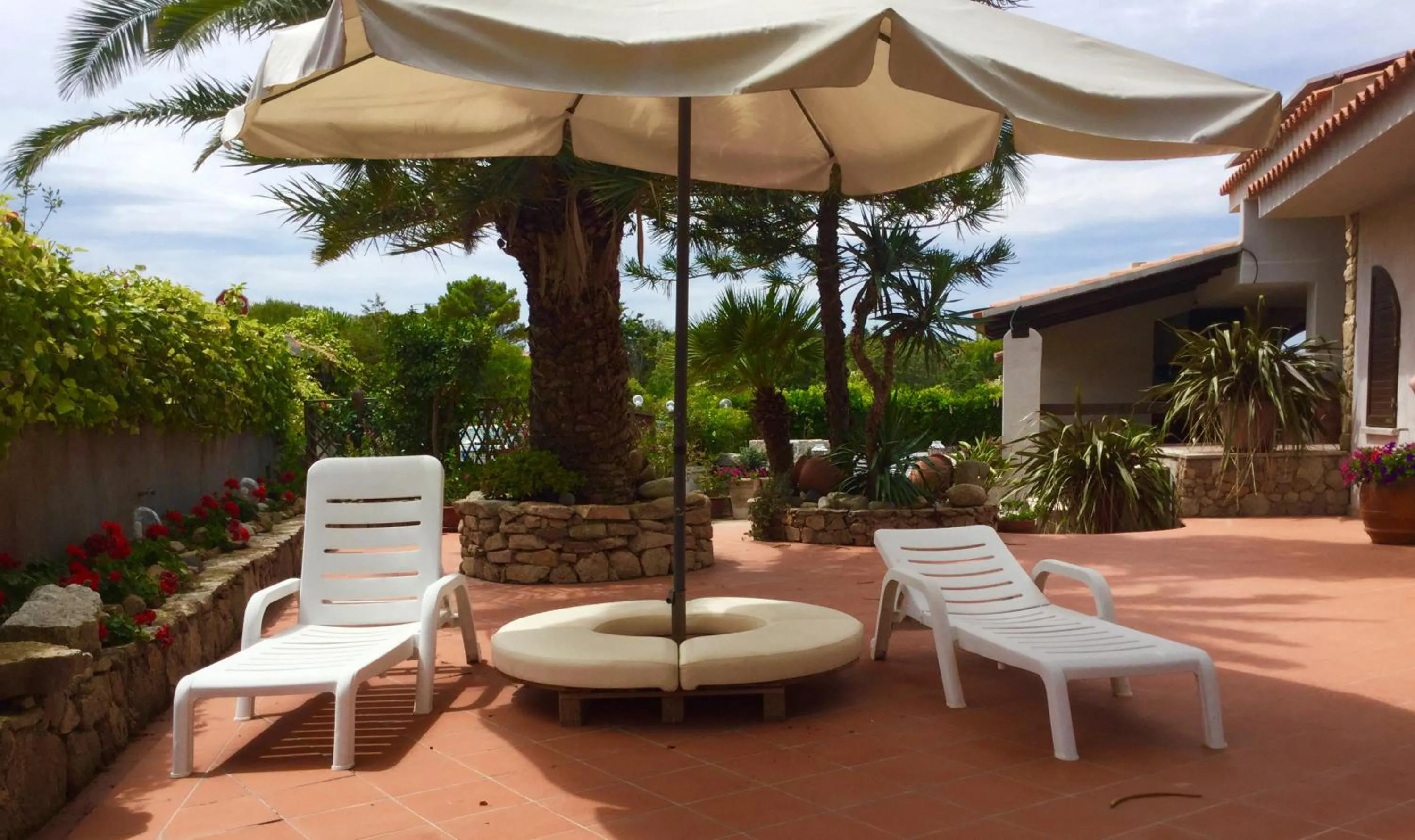 Property building in Villa Gandamar