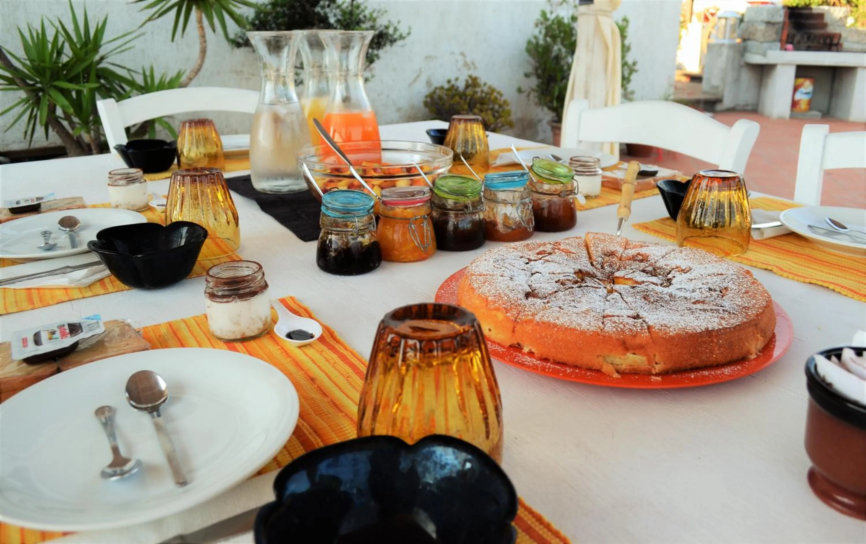 Italian breakfast in Villa Gandamar