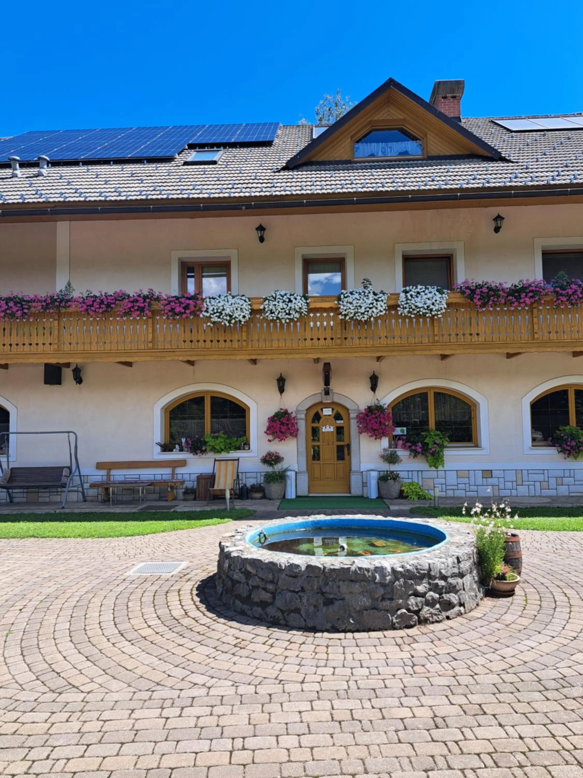 Guest House Kveder