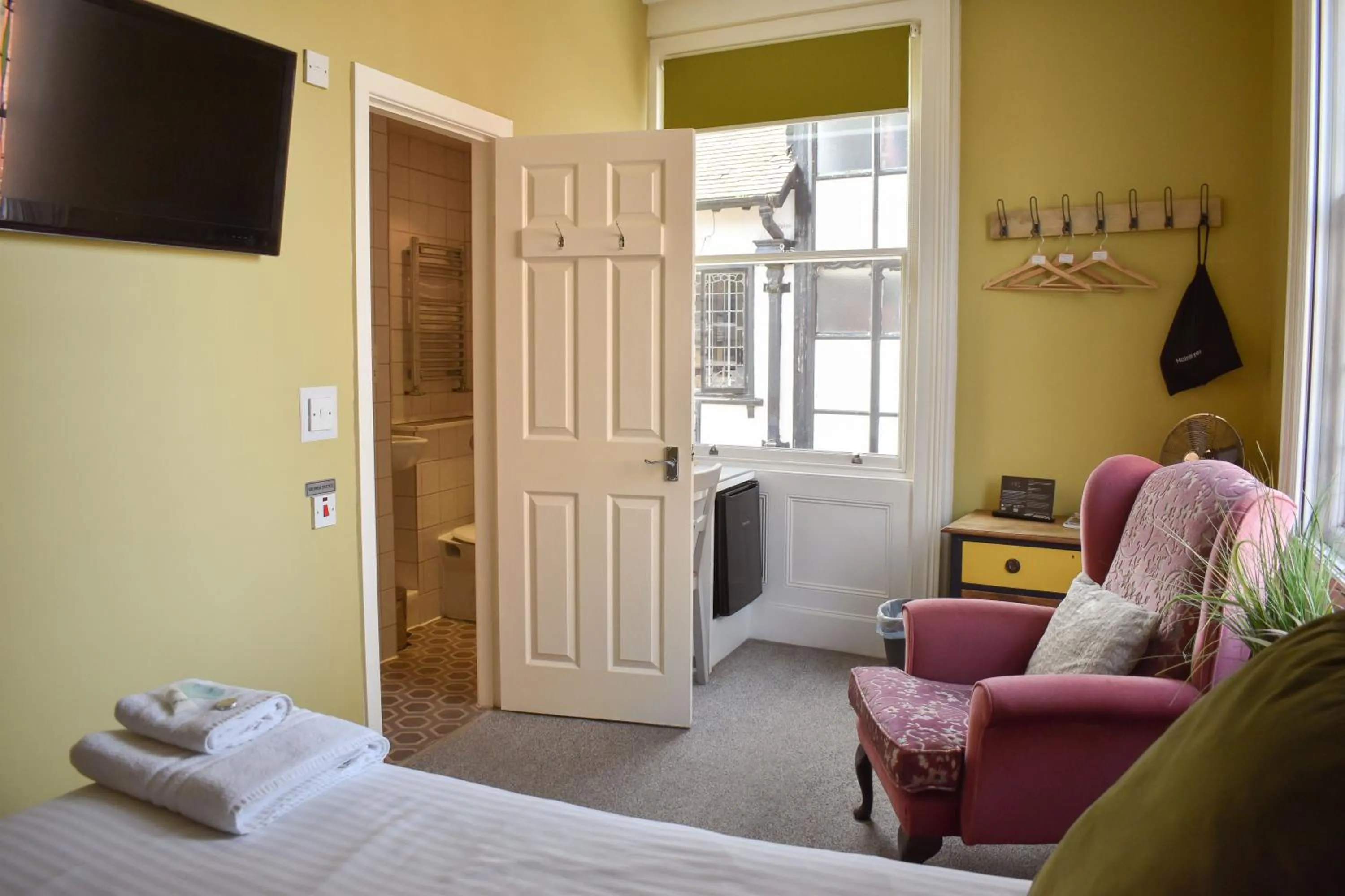 Bed in Grosvenor Place Guest House