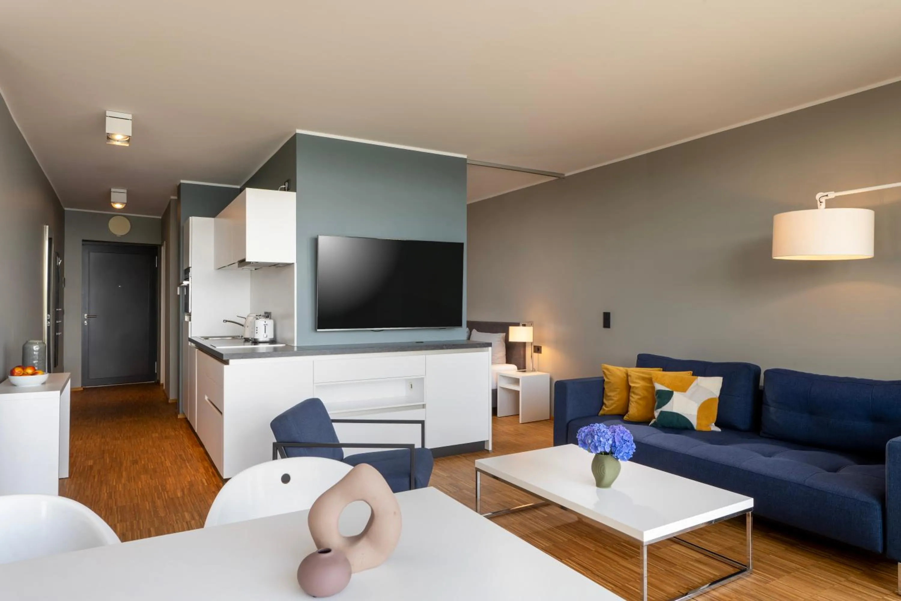 TV and multimedia in Waveboard Hotel & Boardinghouse