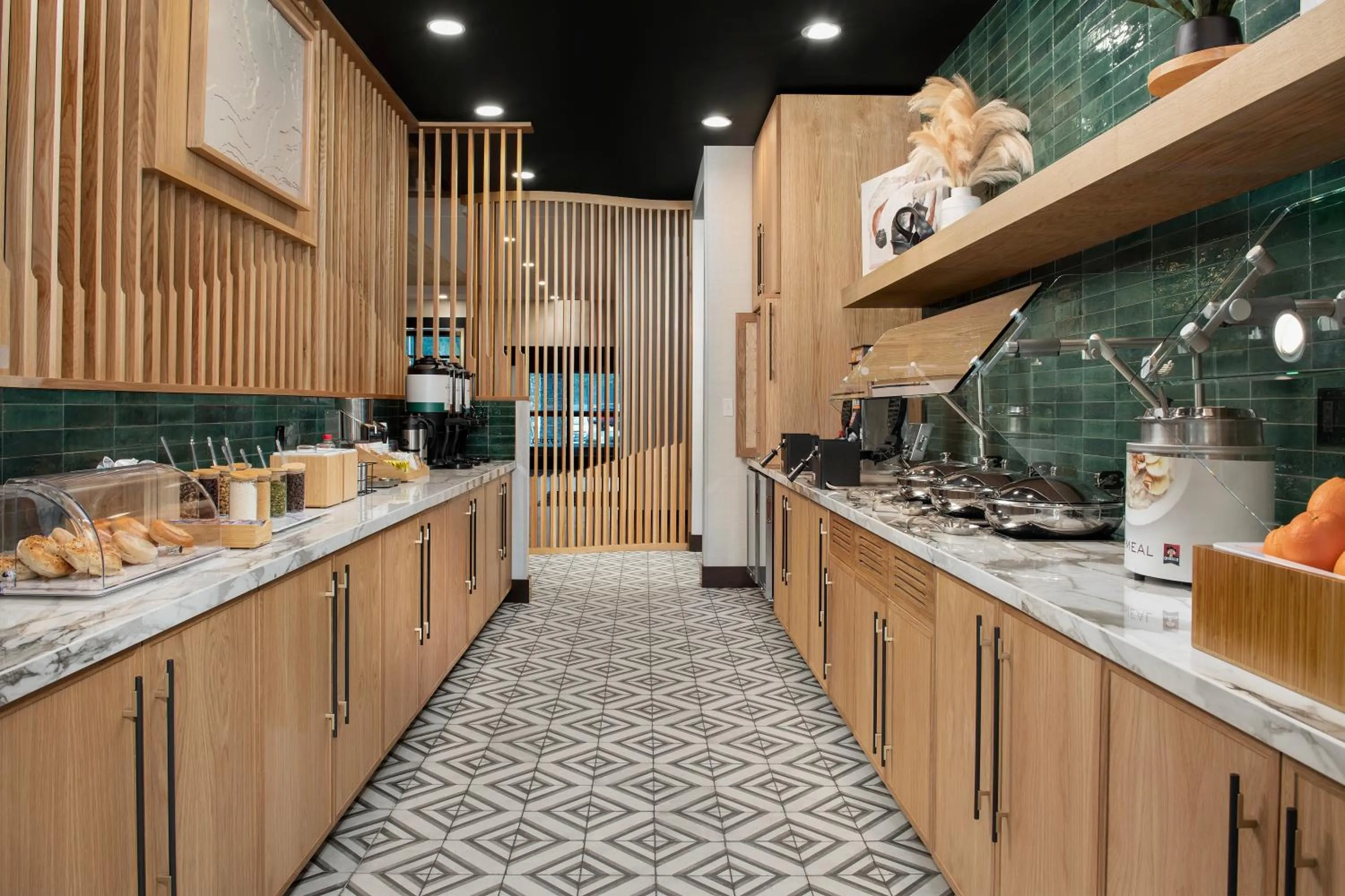 Breakfast in SpringHill Suites by Marriott Sandpoint