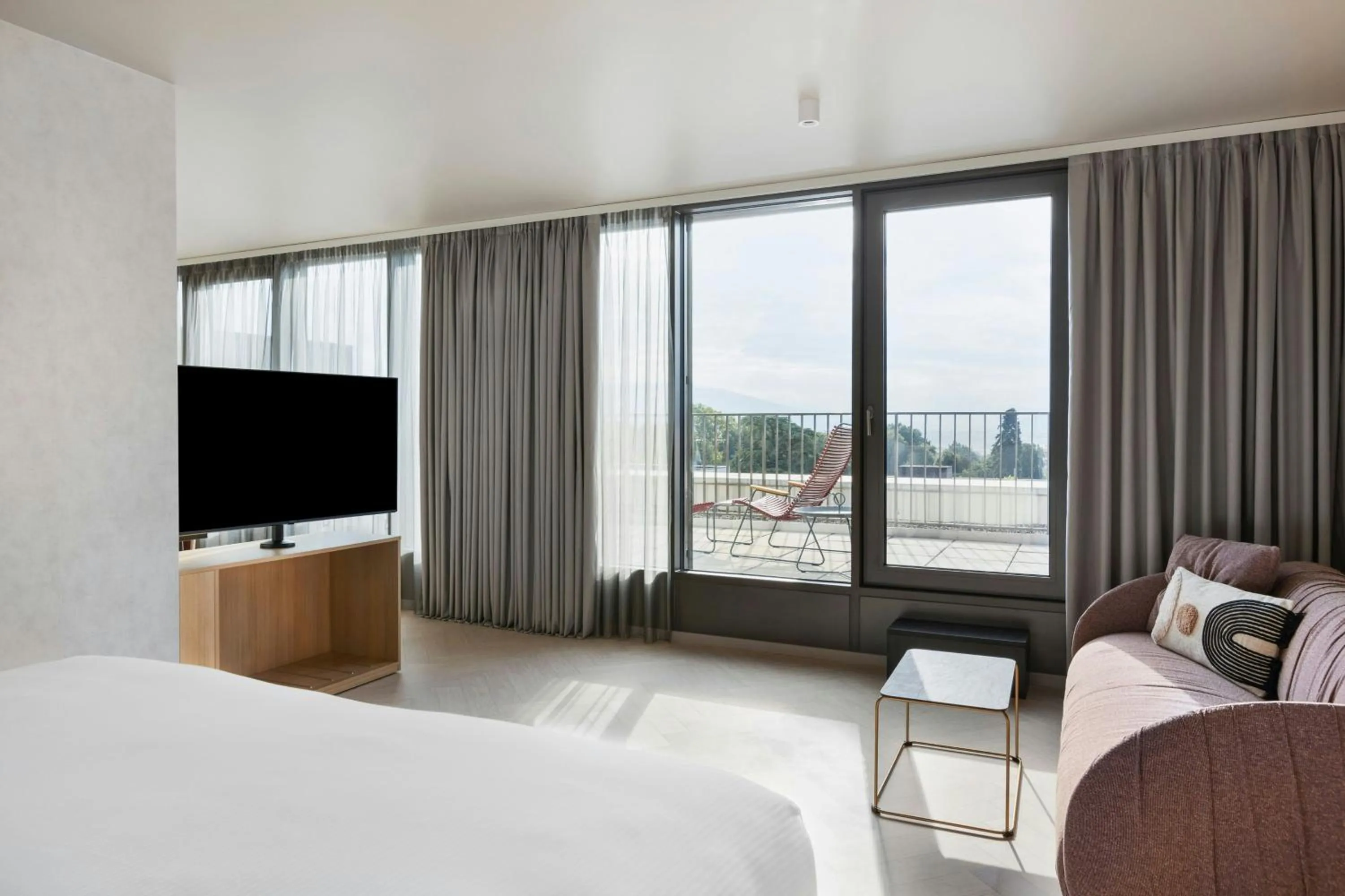 Bedroom, Bed in Residence Inn by Marriott Geneva City Nations