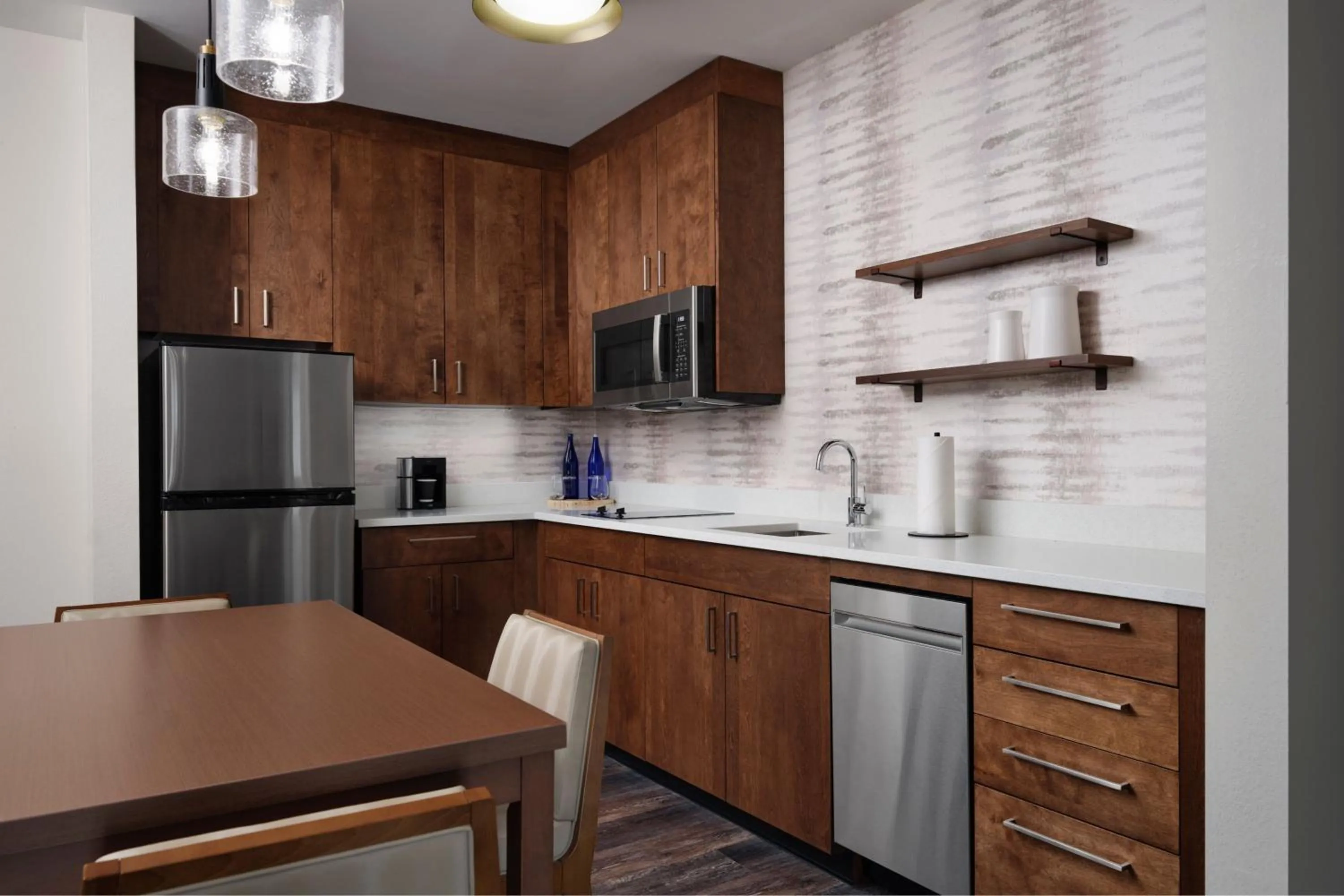 Kitchen or kitchenette in Inn at Bellefield Residence Inn by Marriott