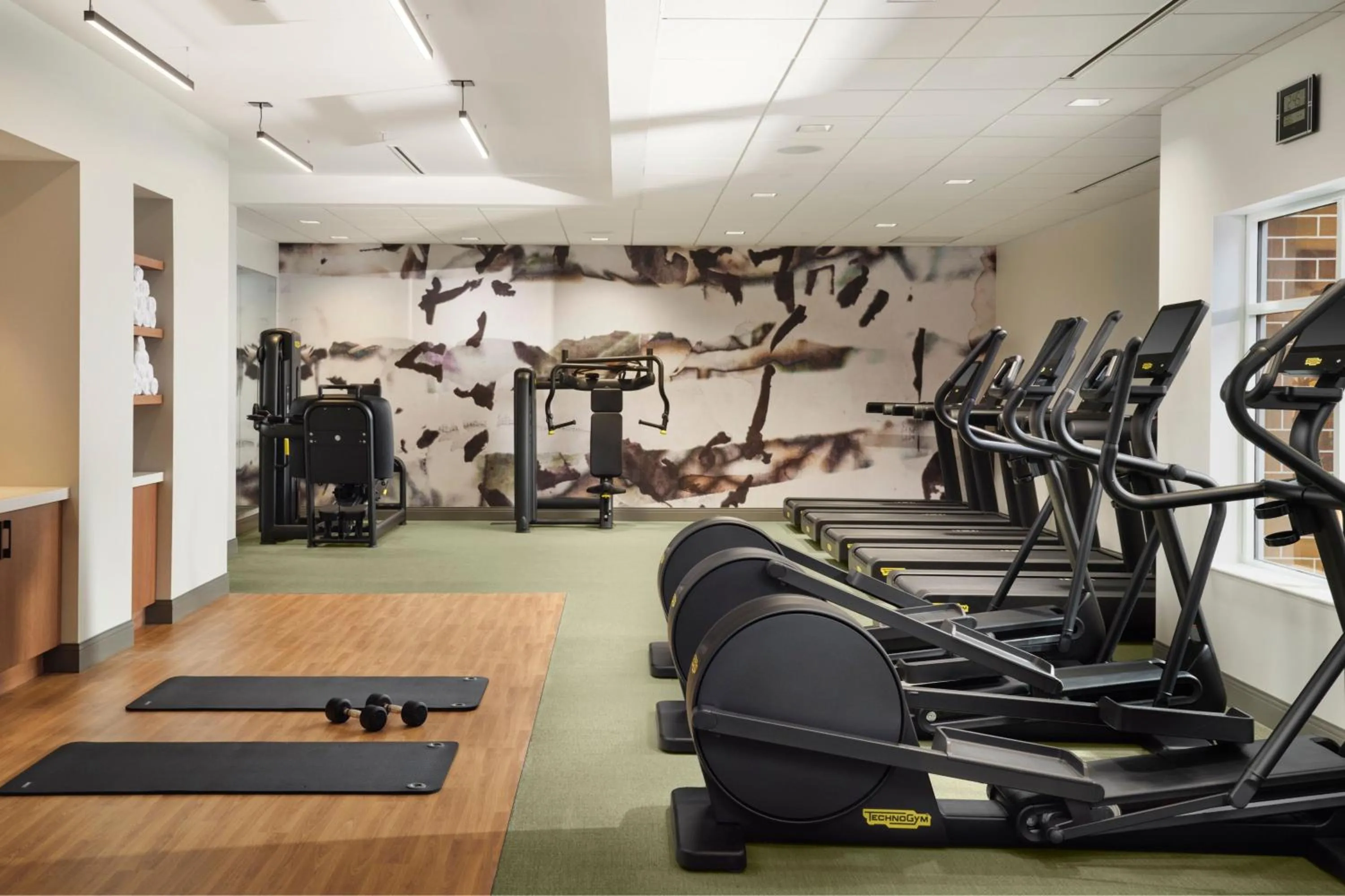 Fitness centre/facilities in Inn at Bellefield Residence Inn by Marriott