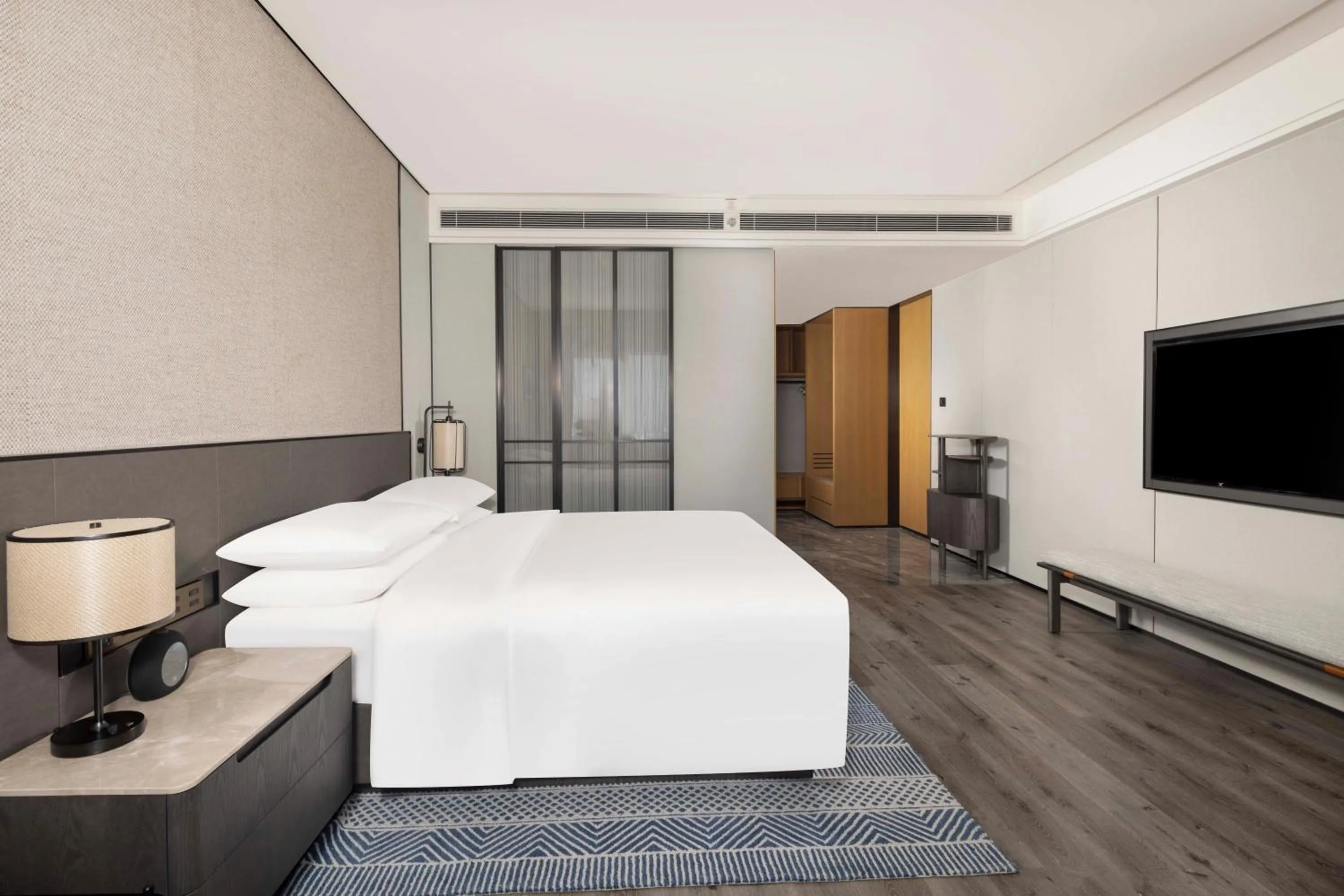Bedroom, Bed in Sheraton Pujiang