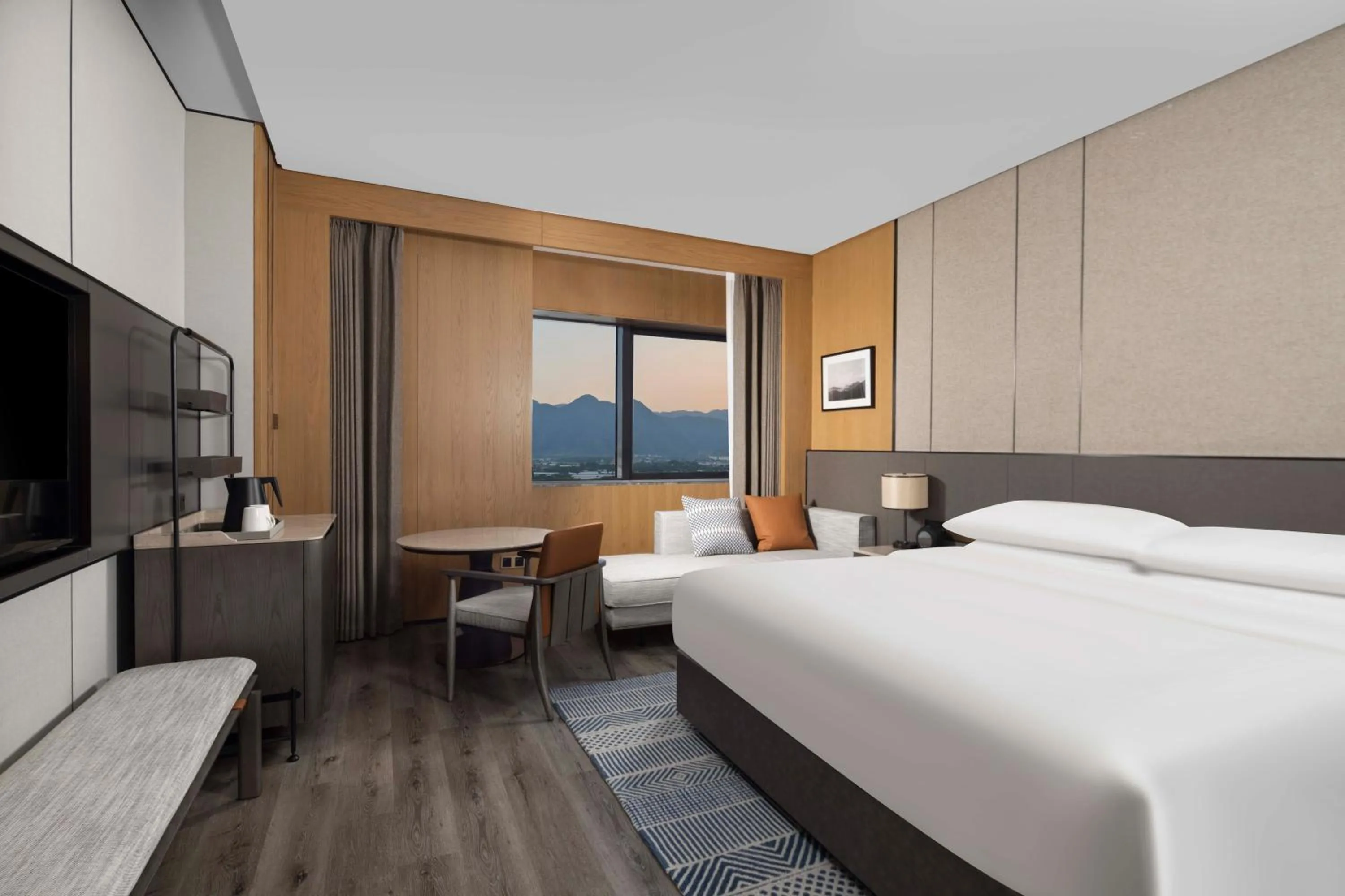 Bedroom, Bed in Sheraton Pujiang